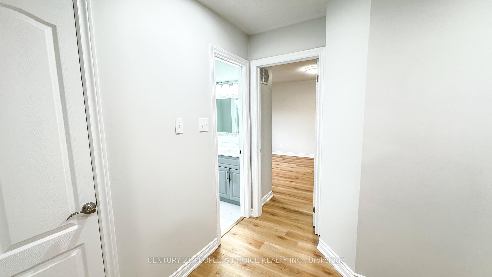 Photo 21 of 3 Bison Run Road, Brampton, Sandringham-Wellington — HOMEH