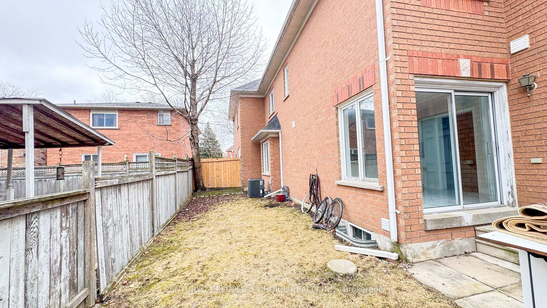Photo 30 of 3 Bison Run Road, Brampton, Sandringham-Wellington — HOMEH