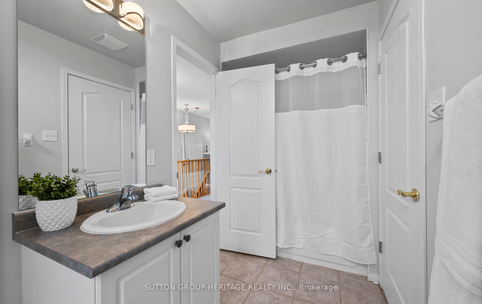 Photo 22 of 13 Hirshfield Lane, Ajax, Central — HOMEH