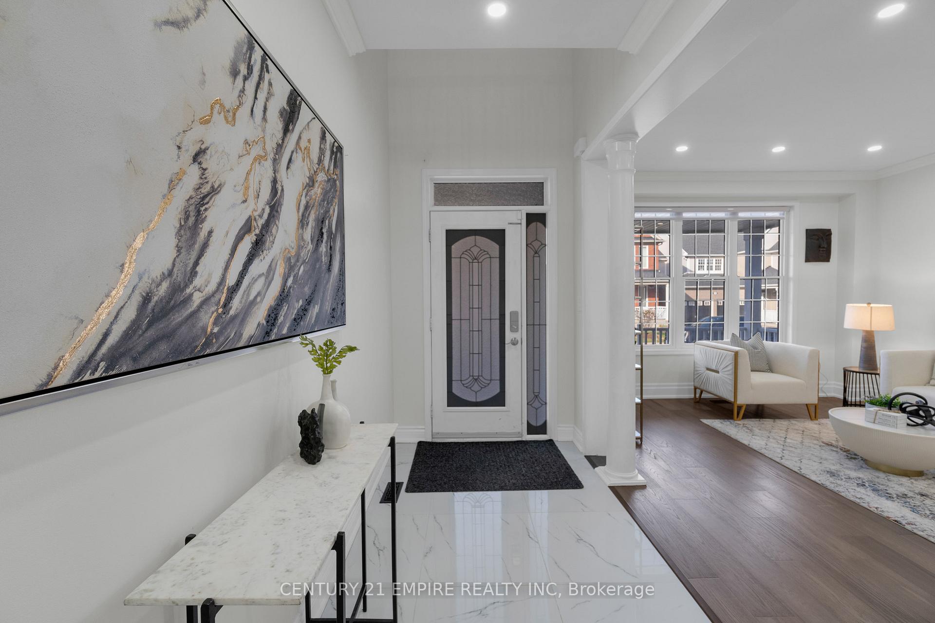 Photo 5 of 22 Leagrove Street, Brampton, Fletcher's Meadow — HOMEH