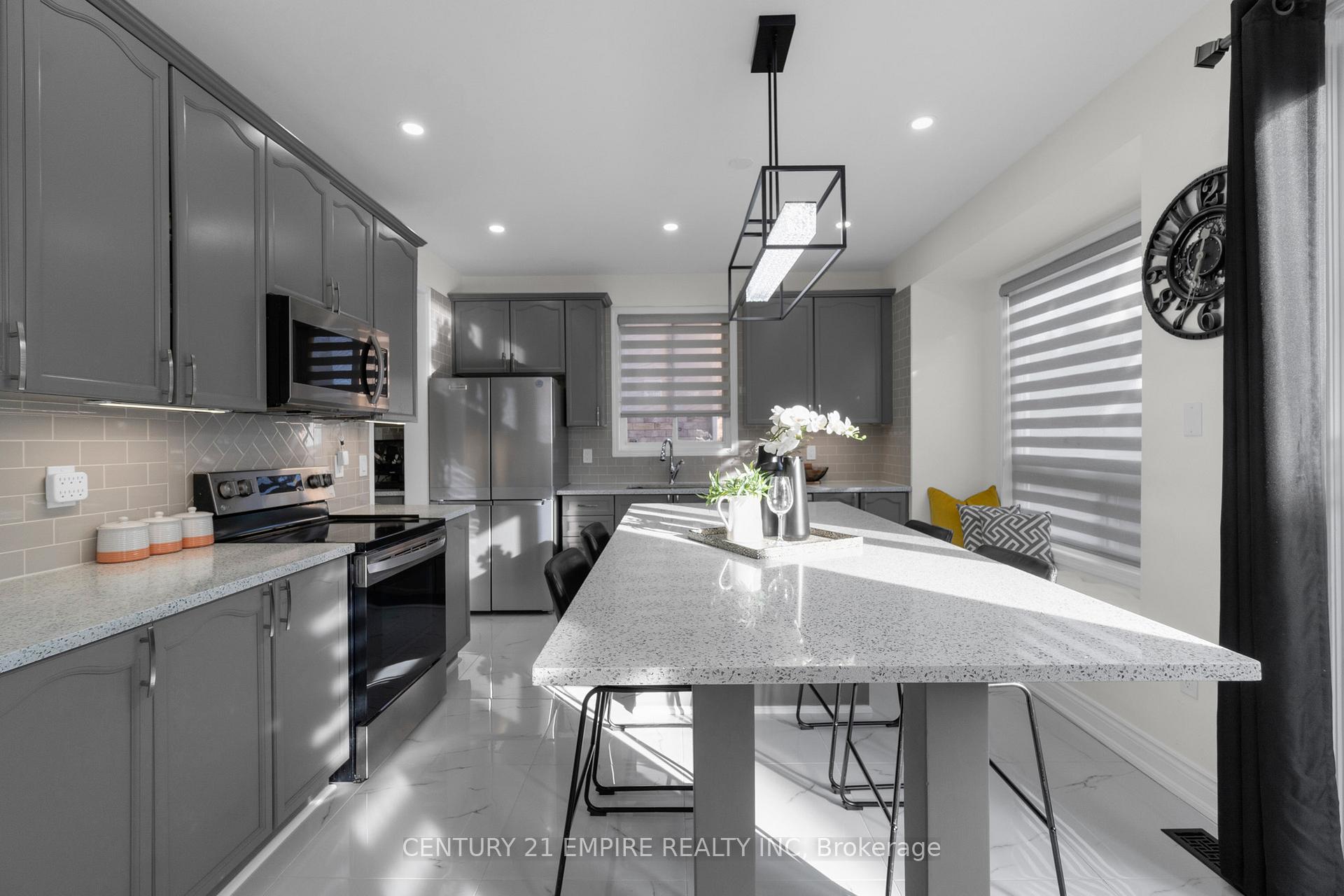 Photo 16 of 22 Leagrove Street, Brampton, Fletcher's Meadow — HOMEH