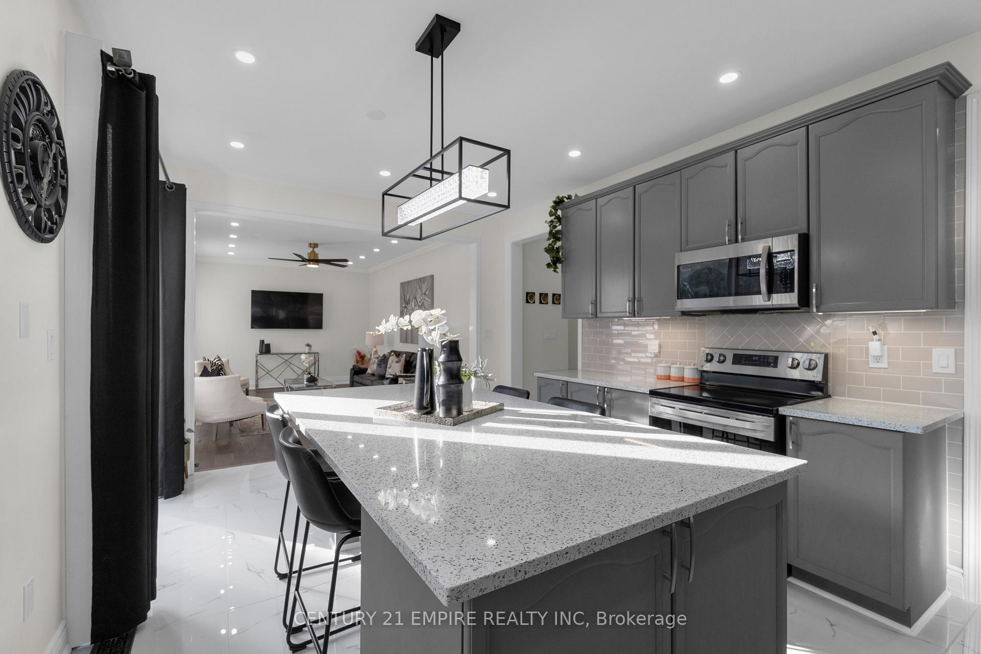 Photo 18 of 22 Leagrove Street, Brampton, Fletcher's Meadow — HOMEH