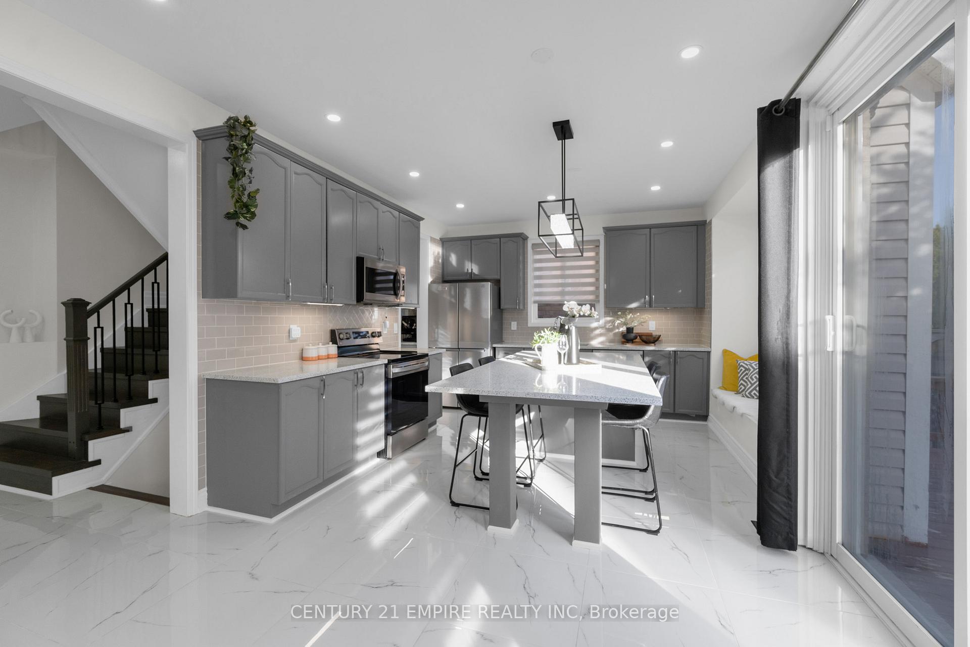 Photo 20 of 22 Leagrove Street, Brampton, Fletcher's Meadow — HOMEH