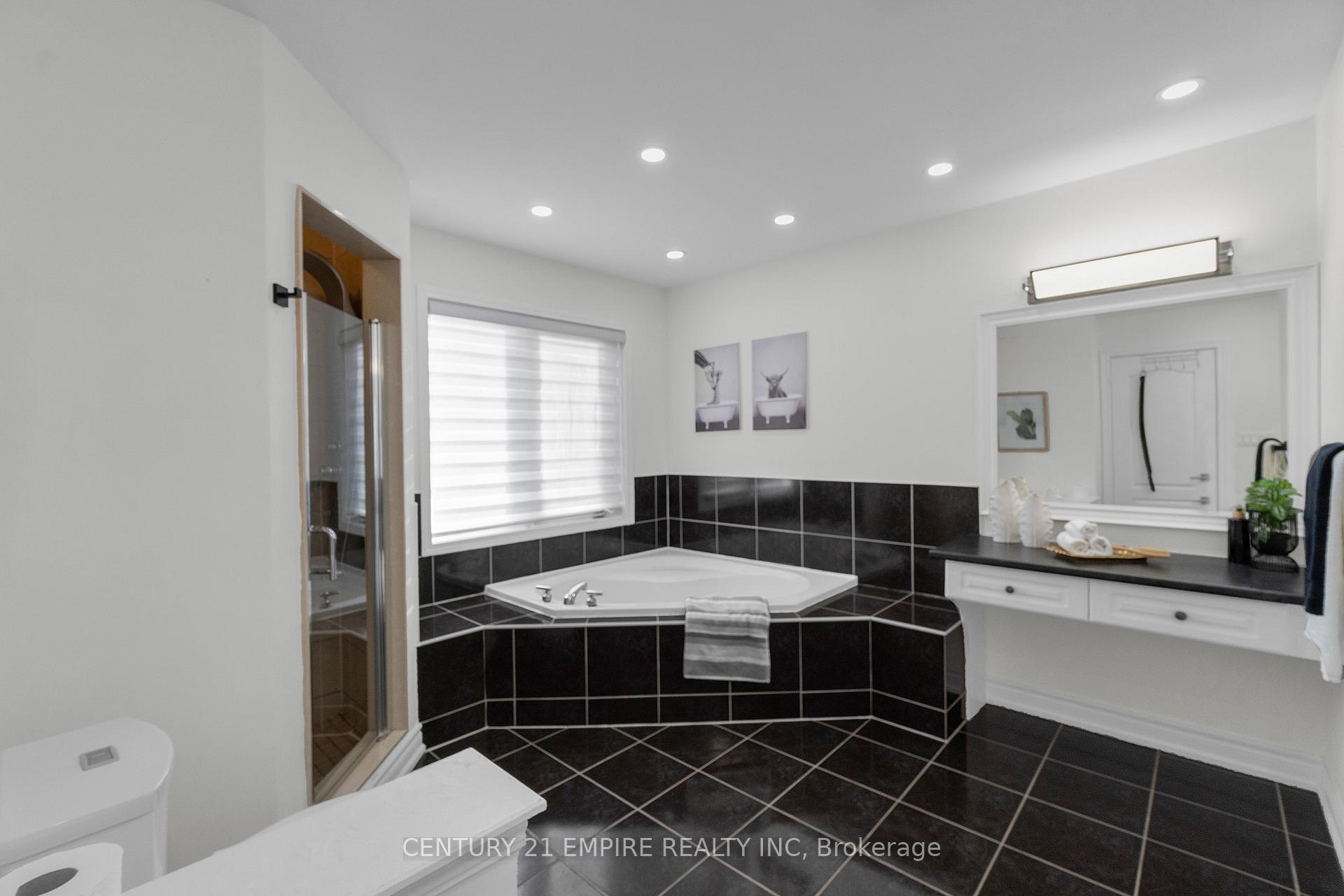 Photo 29 of 22 Leagrove Street, Brampton, Fletcher's Meadow — HOMEH