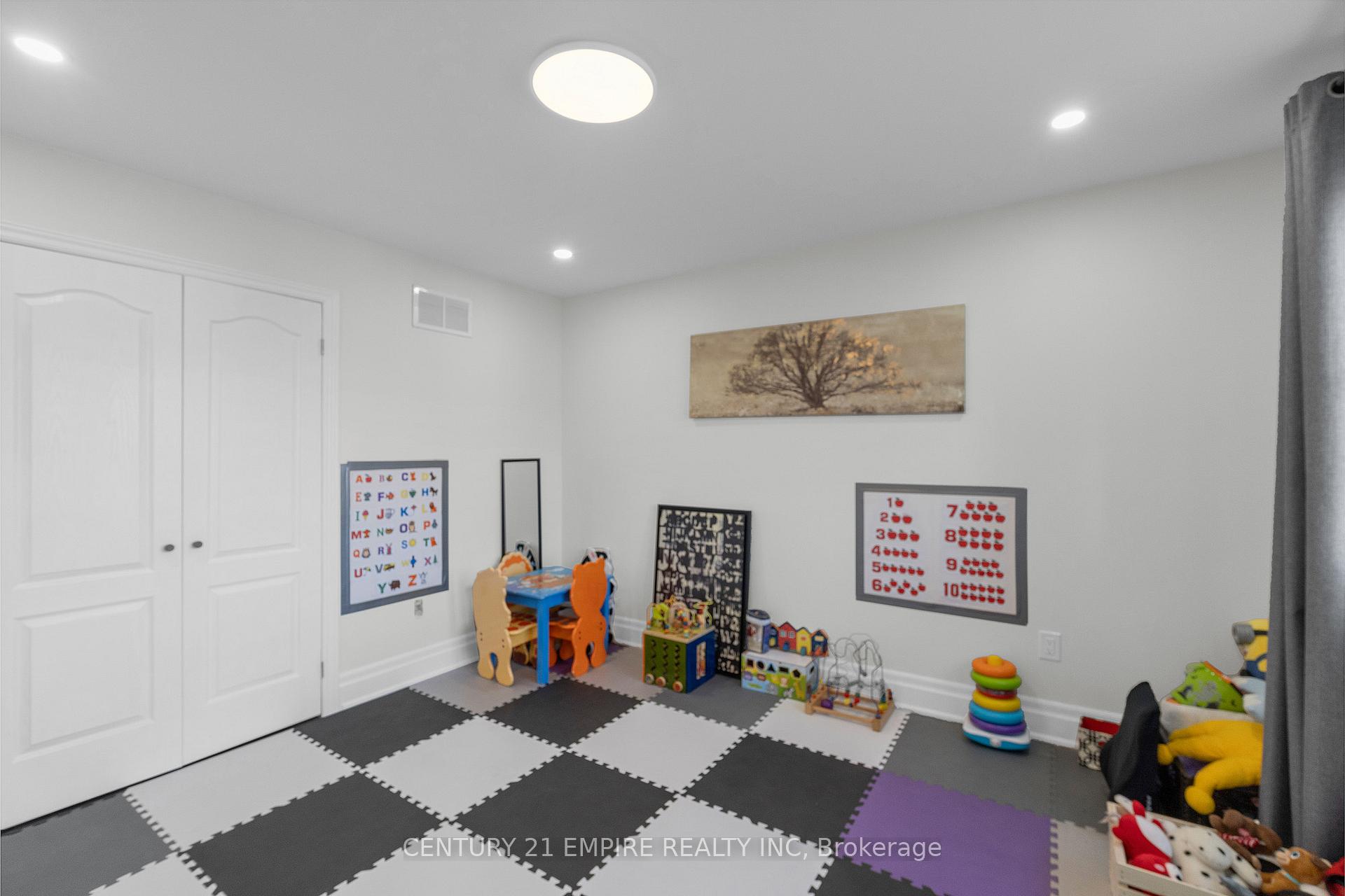 Photo 35 of 22 Leagrove Street, Brampton, Fletcher's Meadow — HOMEH