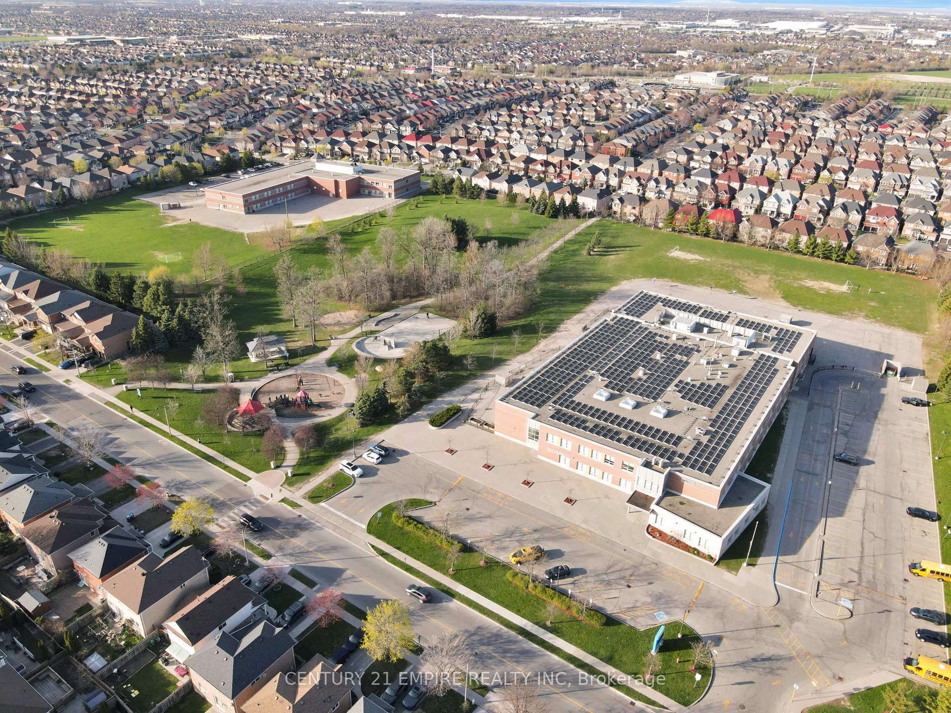 Photo 47 of 22 Leagrove Street, Brampton, Fletcher's Meadow — HOMEH