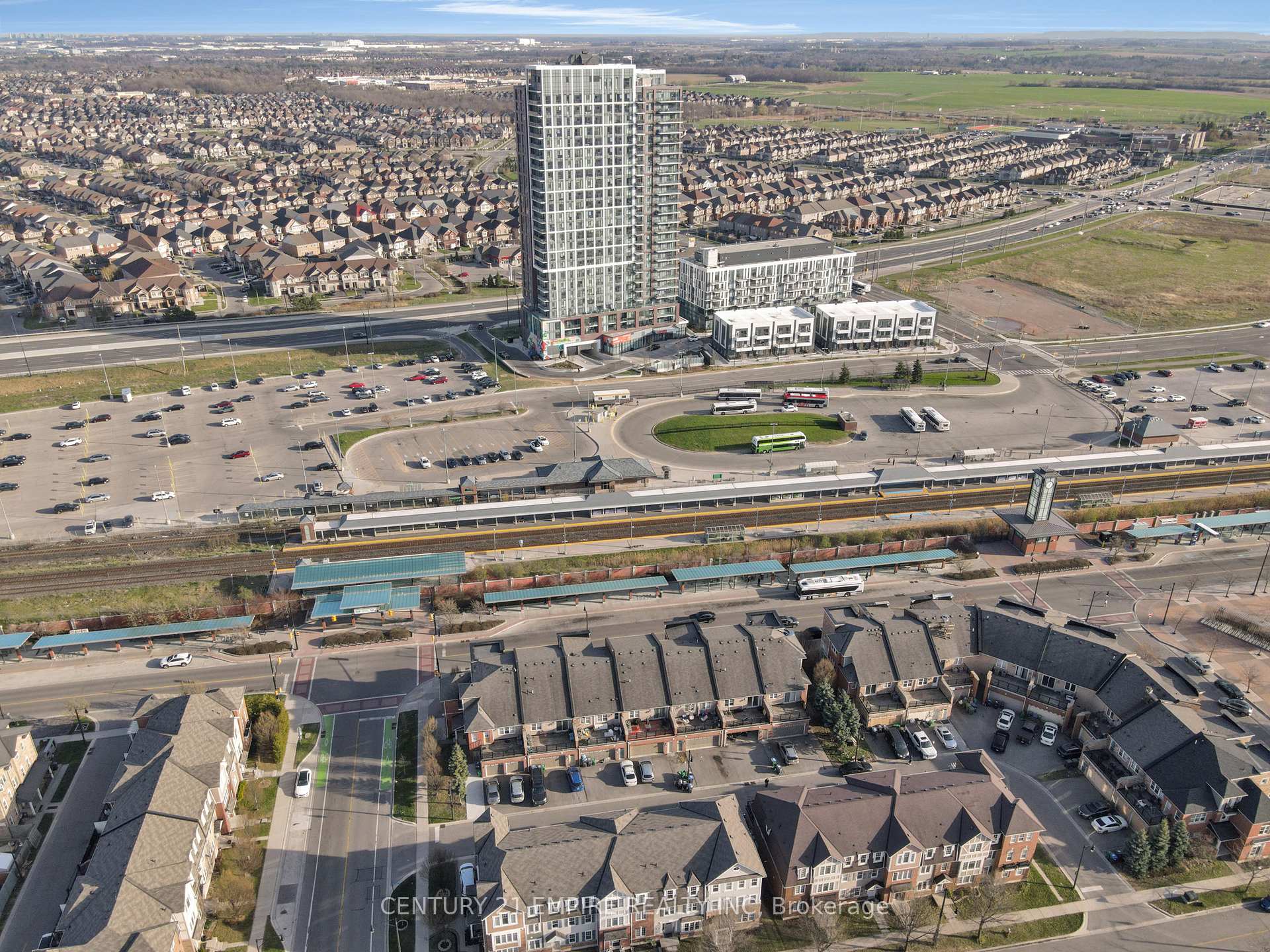 Photo 49 of 22 Leagrove Street, Brampton, Fletcher's Meadow — HOMEH