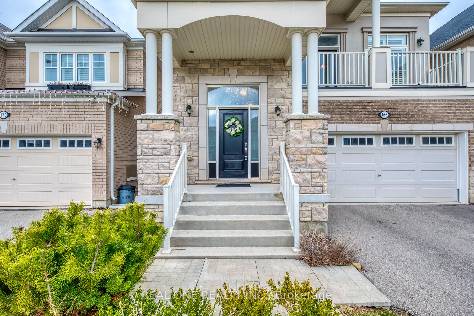 Photo 2 of 166 Stillwater Crescent, Hamilton, Waterdown — HOMEH