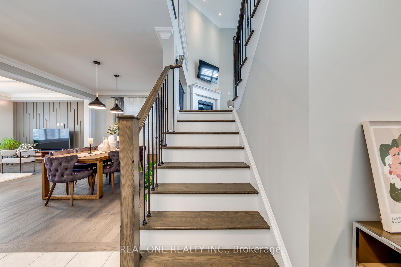 Photo 21 of 166 Stillwater Crescent, Hamilton, Waterdown — HOMEH