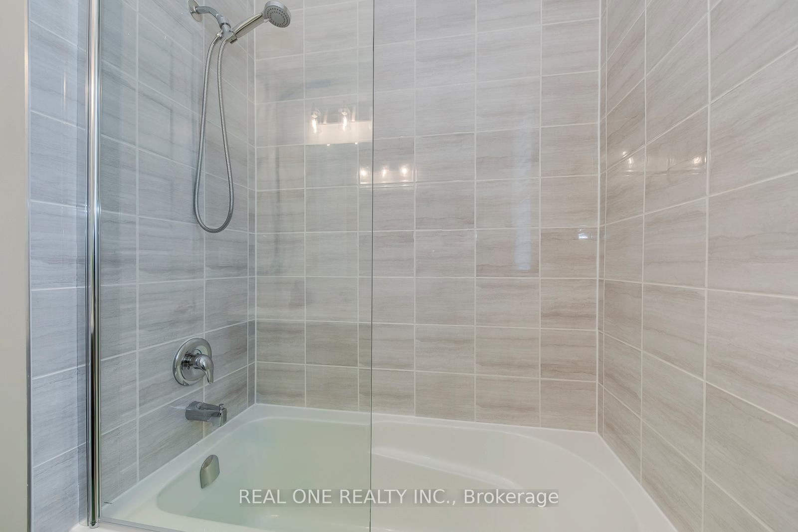 Photo 38 of 166 Stillwater Crescent, Hamilton, Waterdown — HOMEH