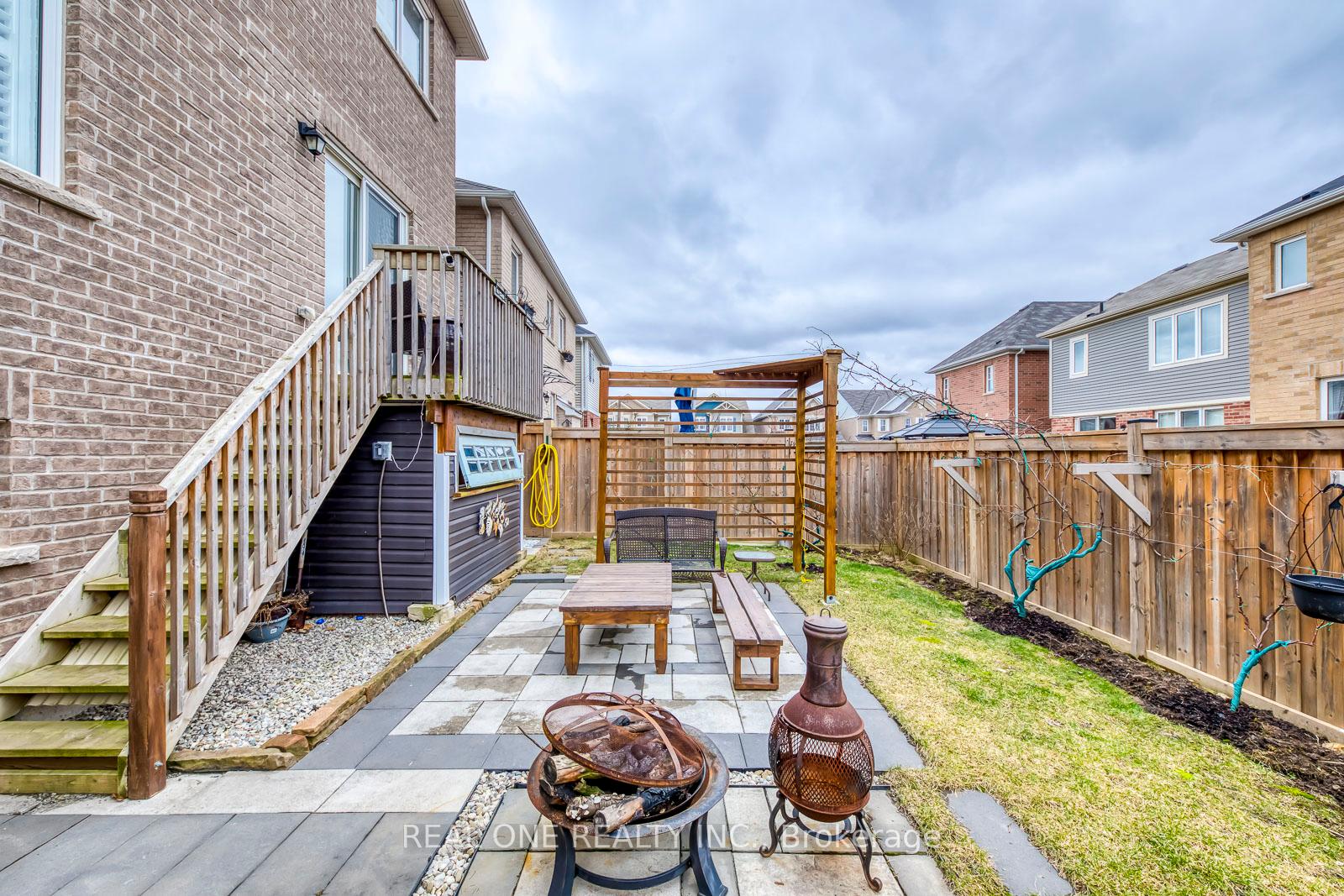 Photo 49 of 166 Stillwater Crescent, Hamilton, Waterdown — HOMEH