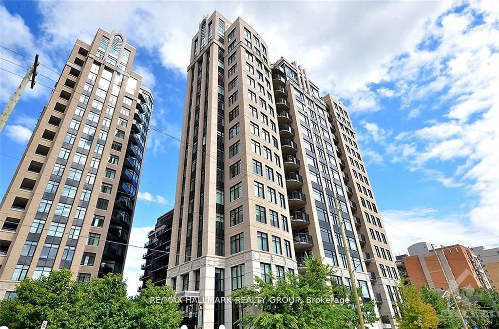 Front of Unit 608, 245 Kent Street