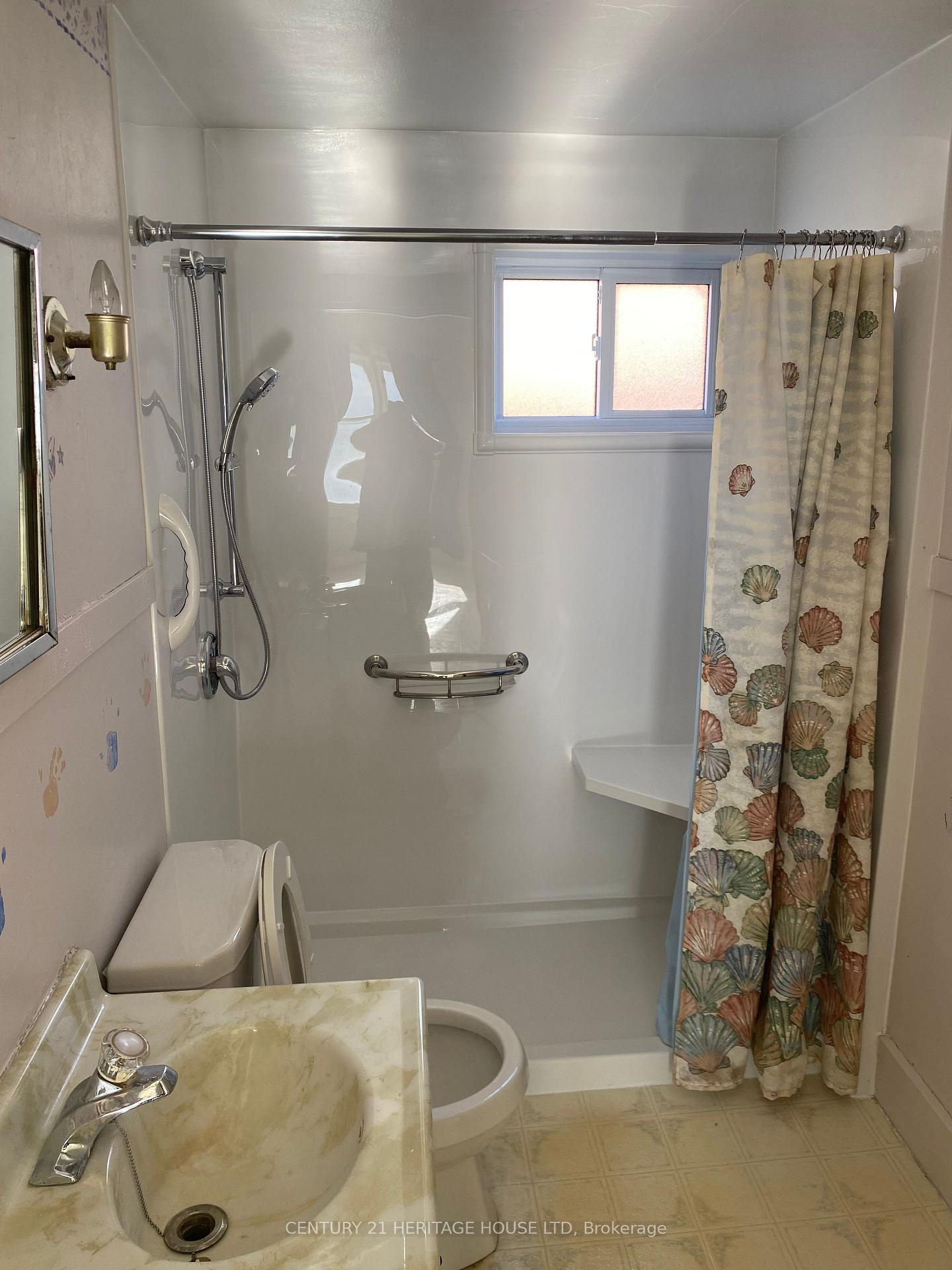 Photo 38 of 111 Elm Street, St. Thomas — HOMEH