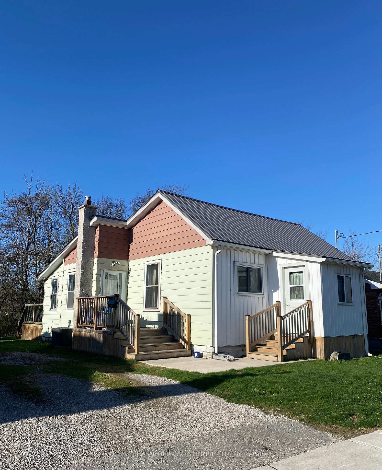 Photo 1 of 111 Elm Street, St. Thomas — HOMEH