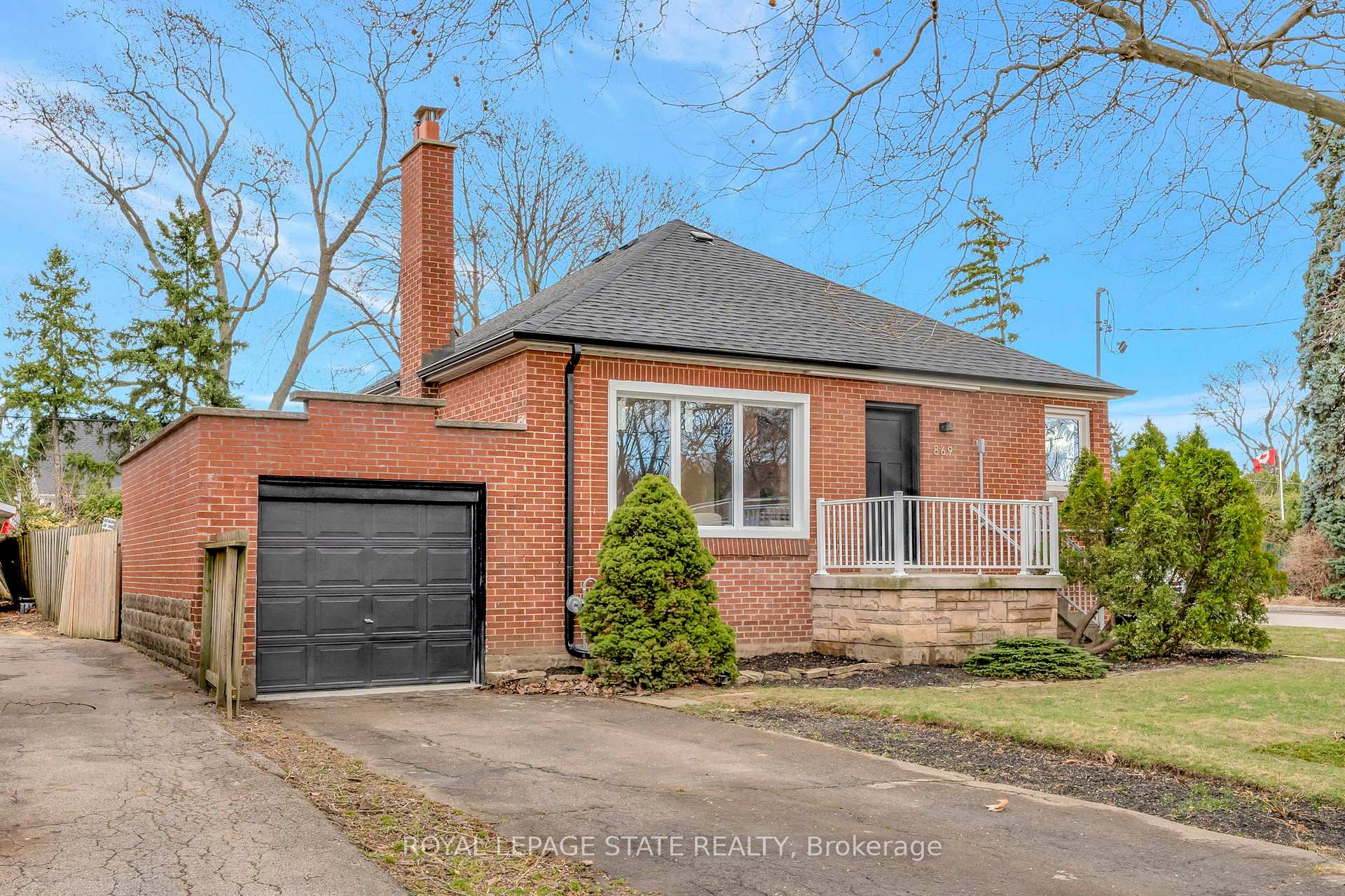 Photo 3 of 869 Garth Street, Hamilton, Buchanan — HOMEH