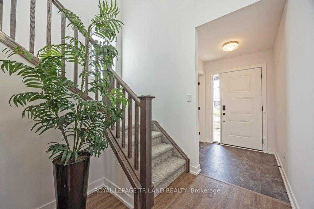 Photo 22 of 57 Silverleaf Path, St. Thomas — HOMEH