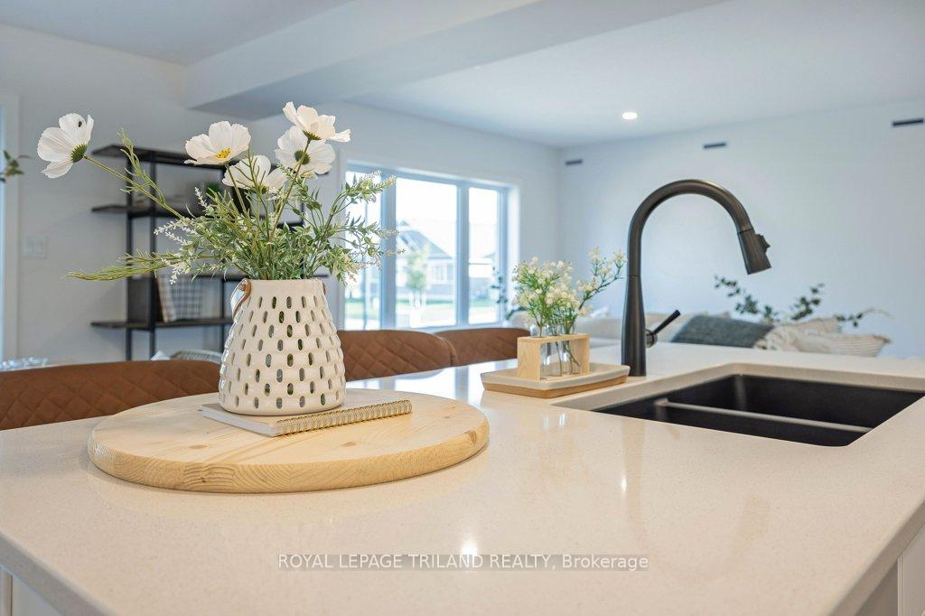 Photo 18 of 57 Silverleaf Path, St. Thomas — HOMEH