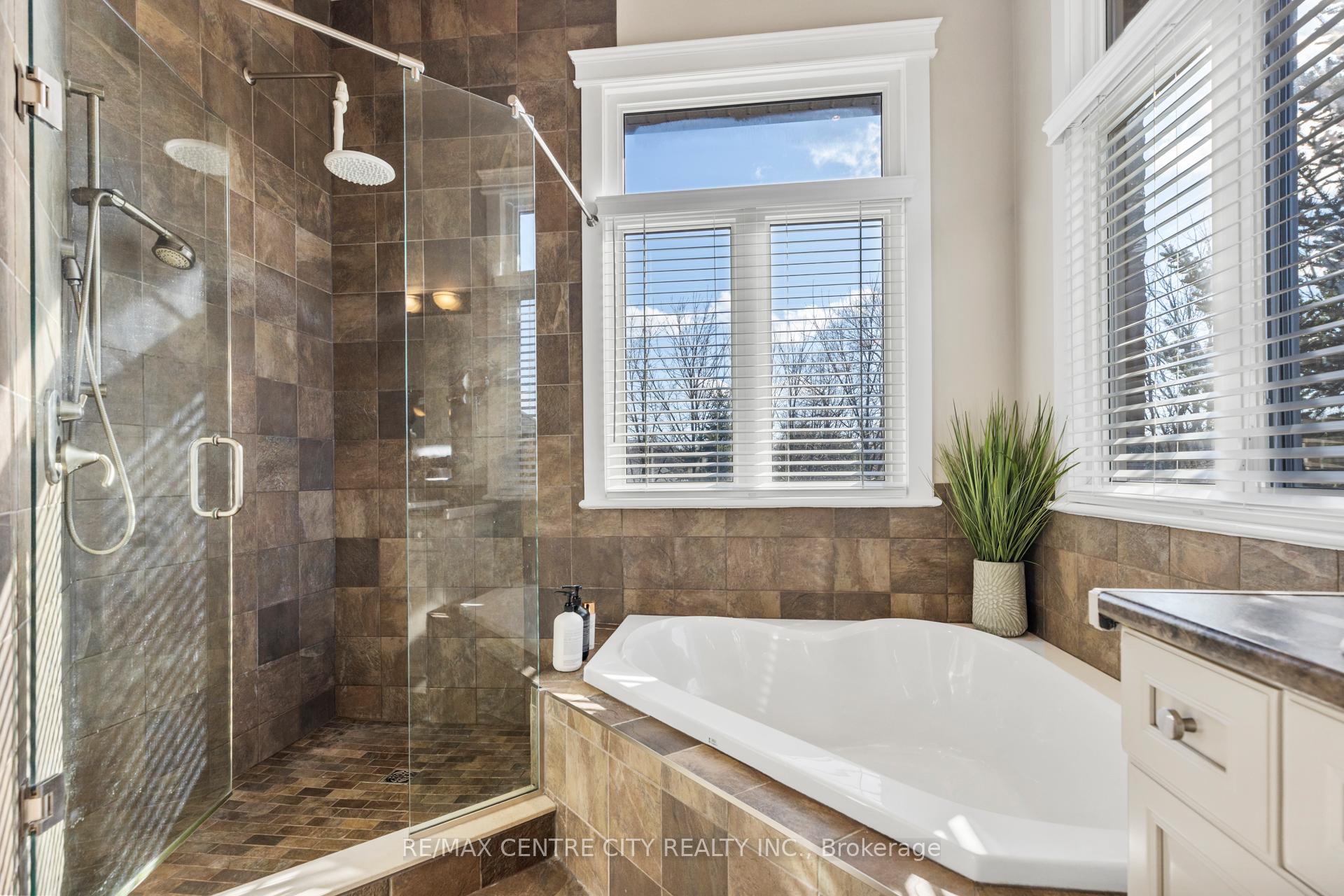 Photo 16 of Unit 6, 140 Stanley Street, St. Thomas — HOMEH