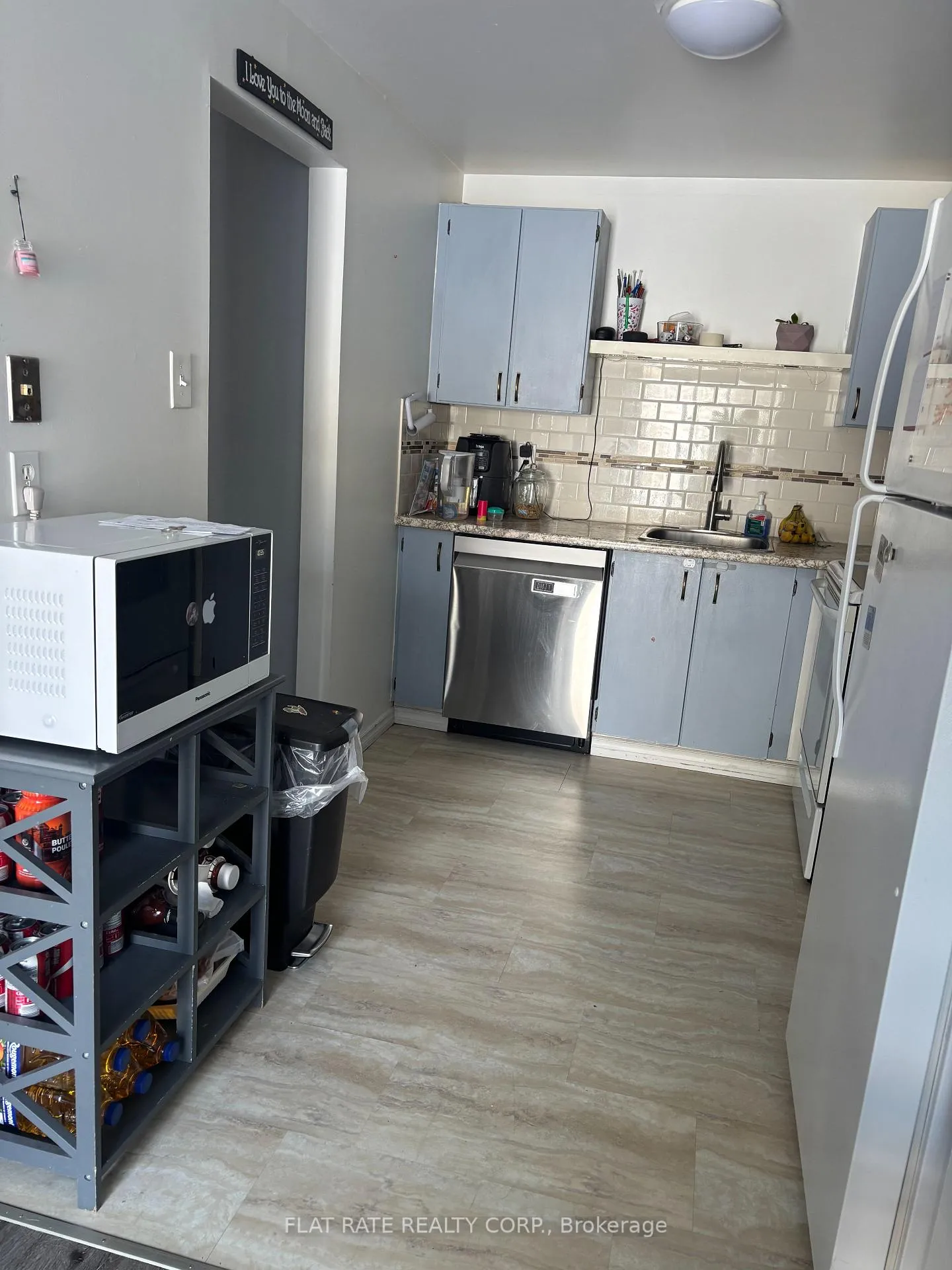Photo 8 of 2153 Walker Avenue, Peterborough, Ashburnham Ward 4 — HOMEH