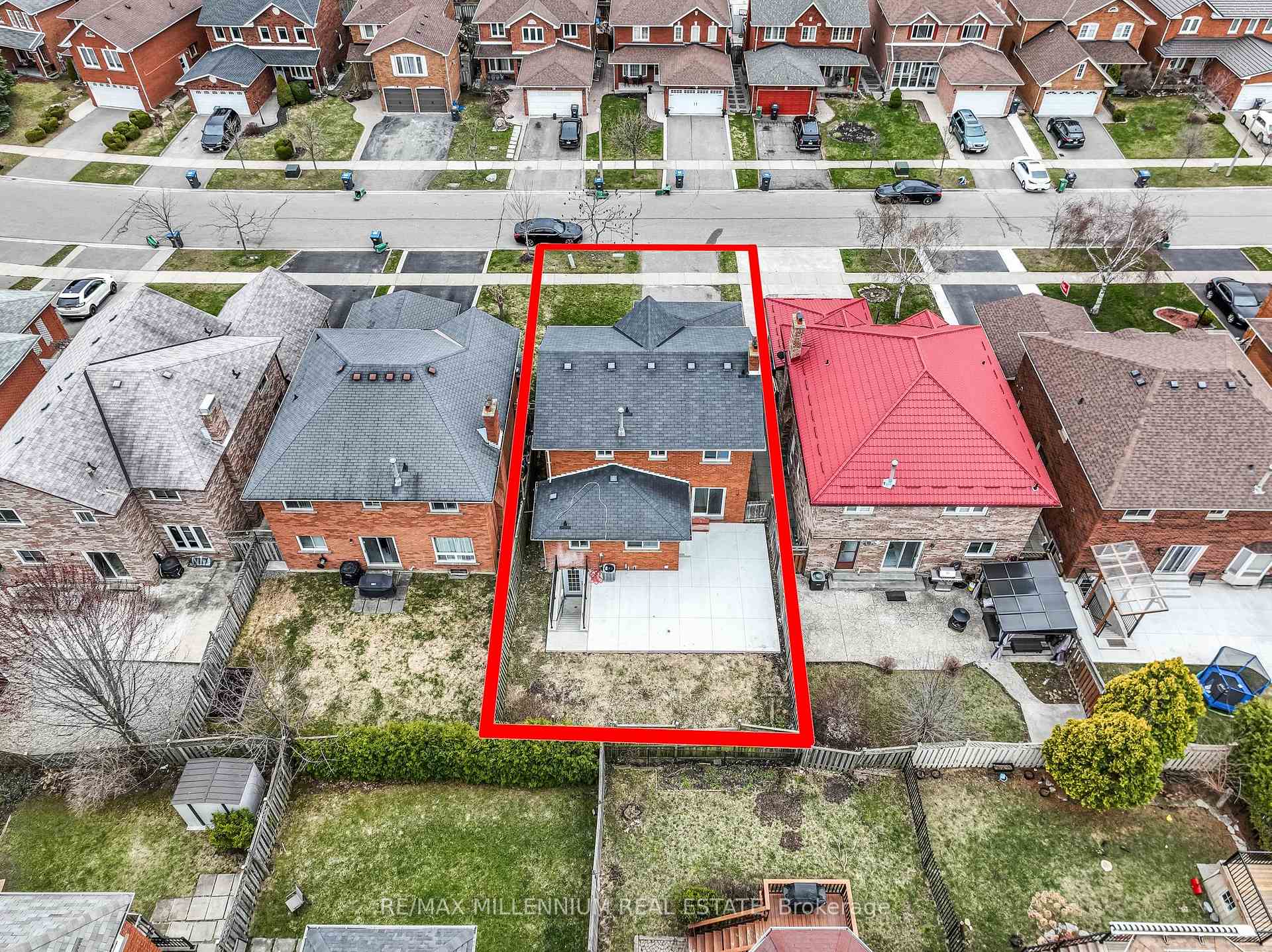 Photo 4 of 64 Allenhead Crescent NE, Brampton, Heart Lake East — HOMEH