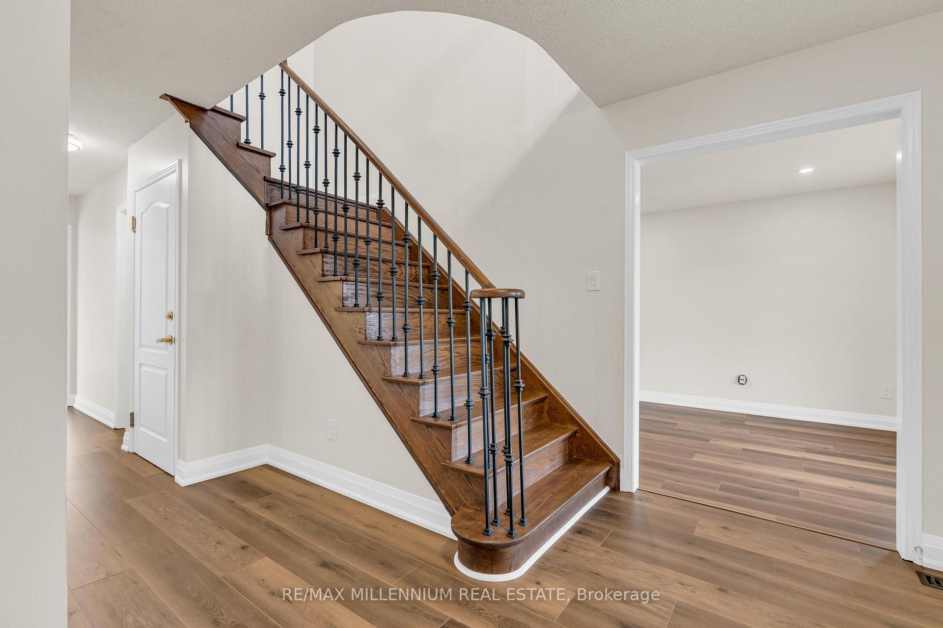 Photo 24 of 64 Allenhead Crescent NE, Brampton, Heart Lake East — HOMEH
