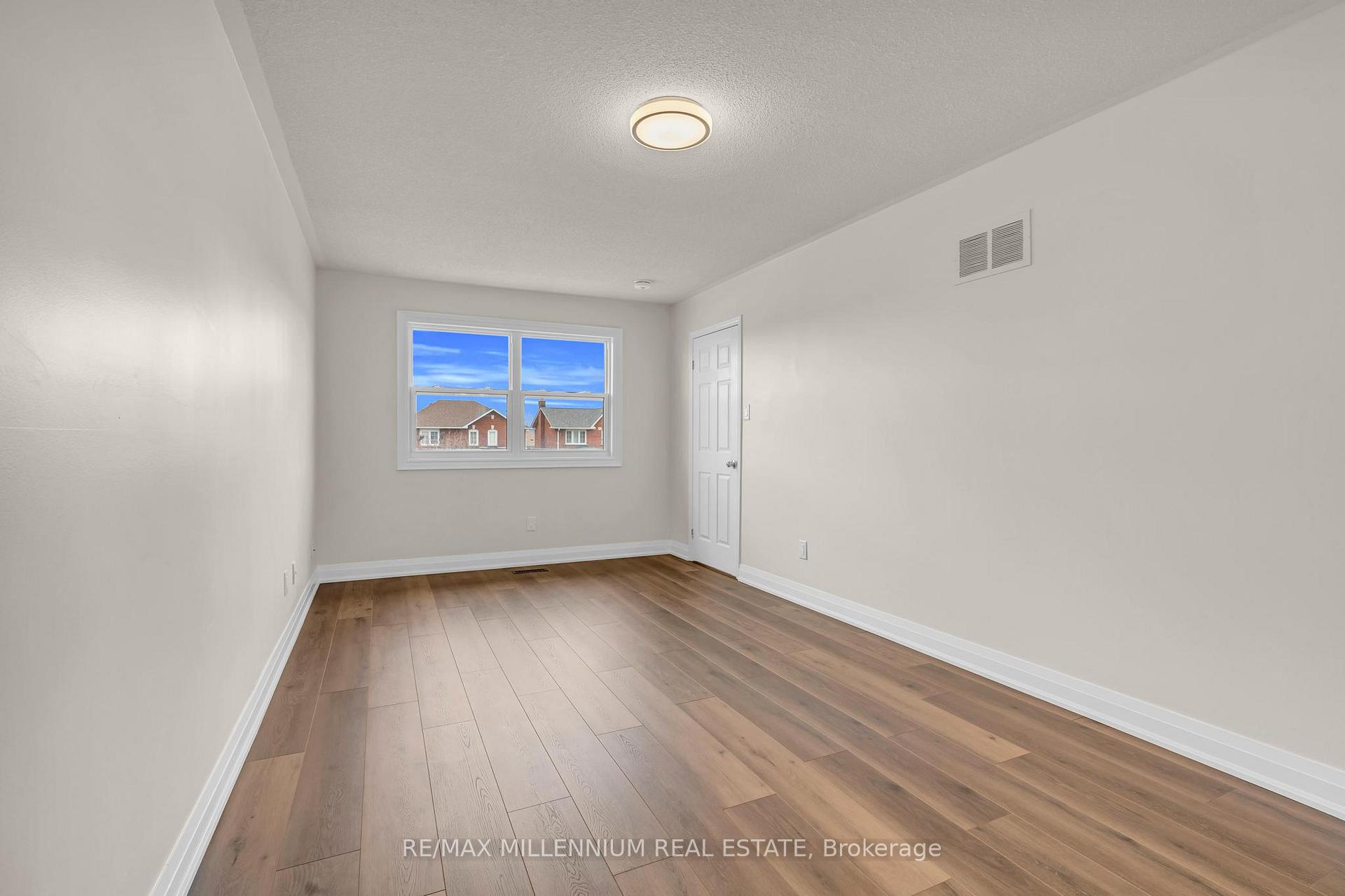 Photo 27 of 64 Allenhead Crescent NE, Brampton, Heart Lake East — HOMEH