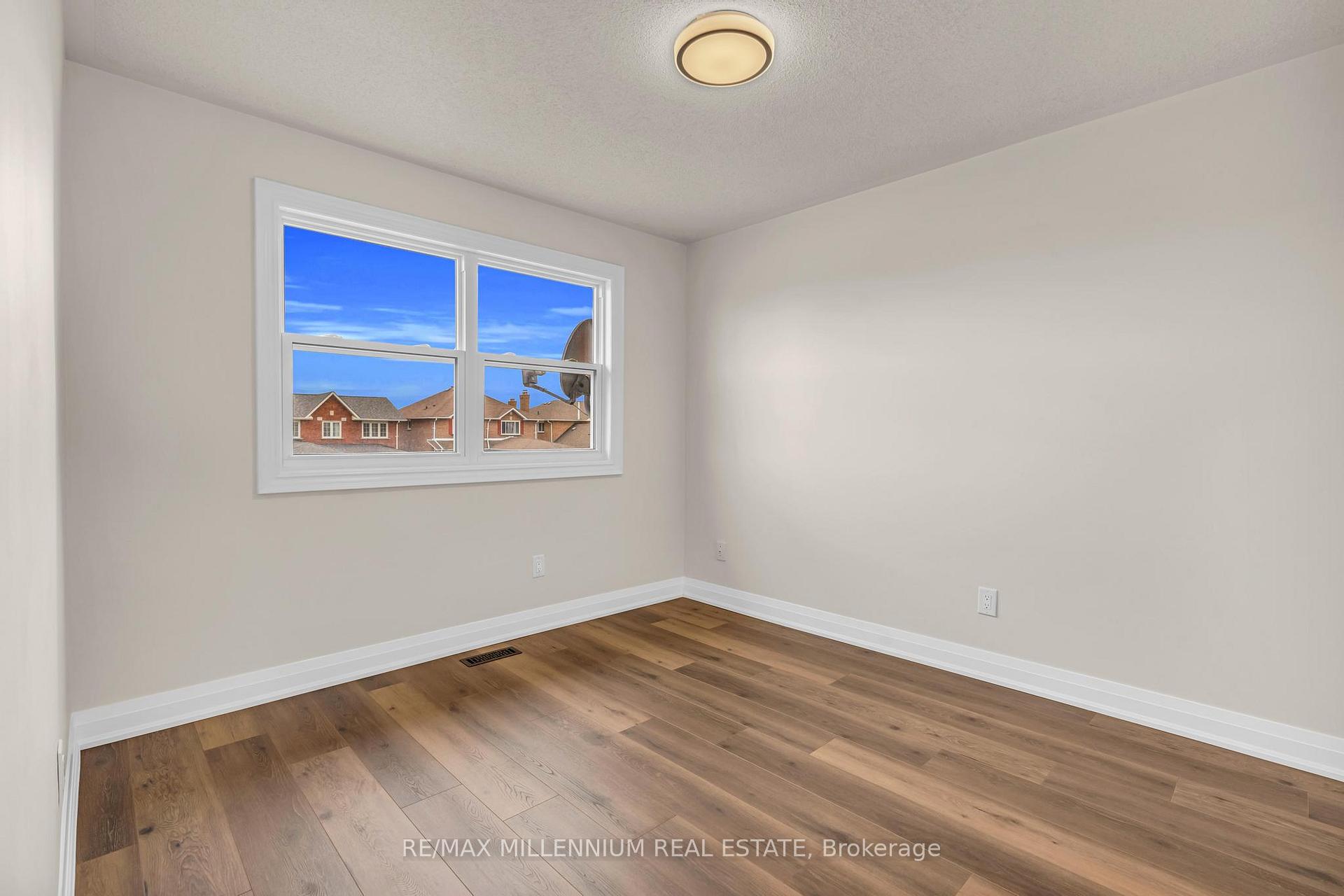 Photo 30 of 64 Allenhead Crescent NE, Brampton, Heart Lake East — HOMEH