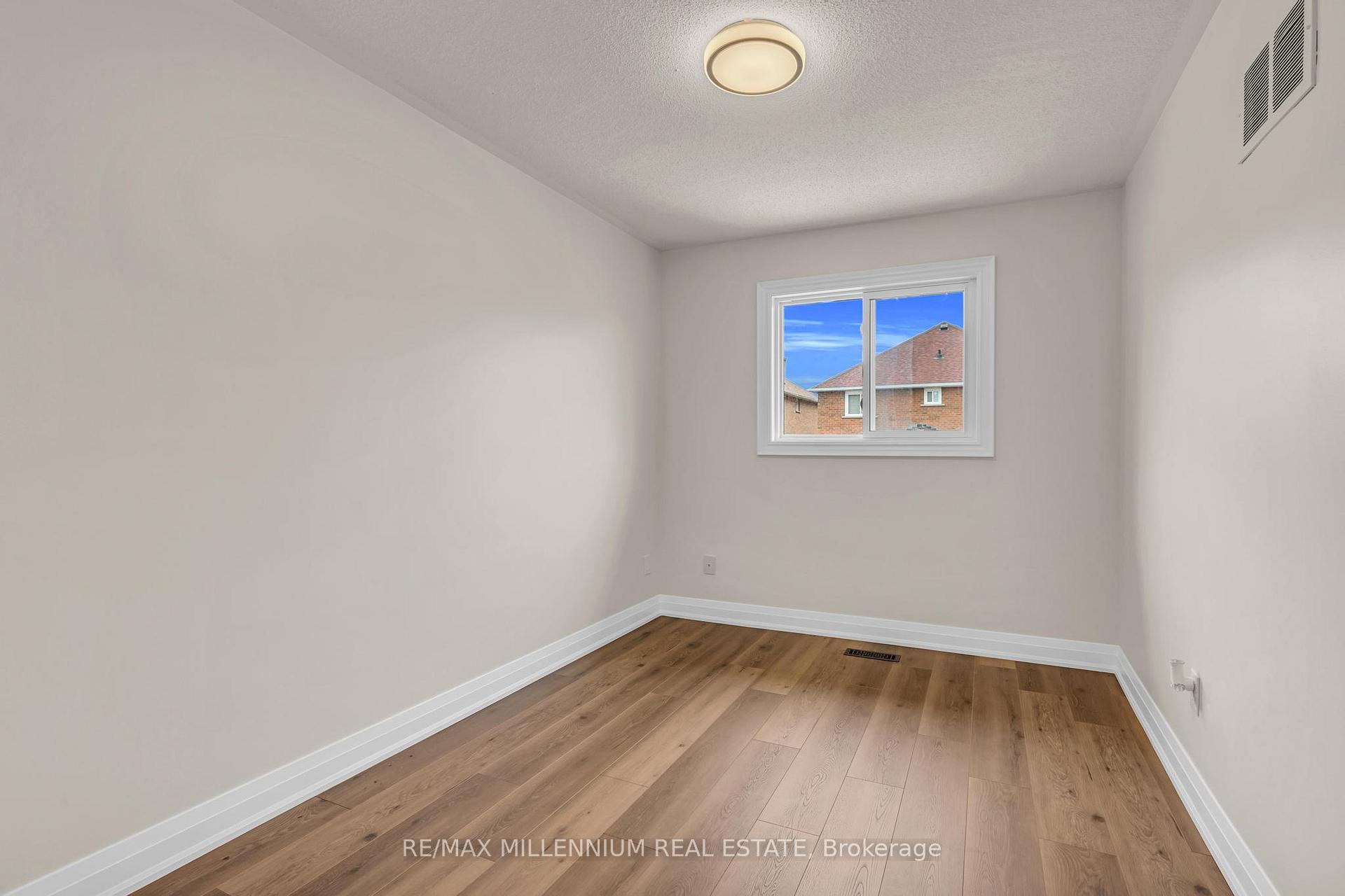 Photo 31 of 64 Allenhead Crescent NE, Brampton, Heart Lake East — HOMEH