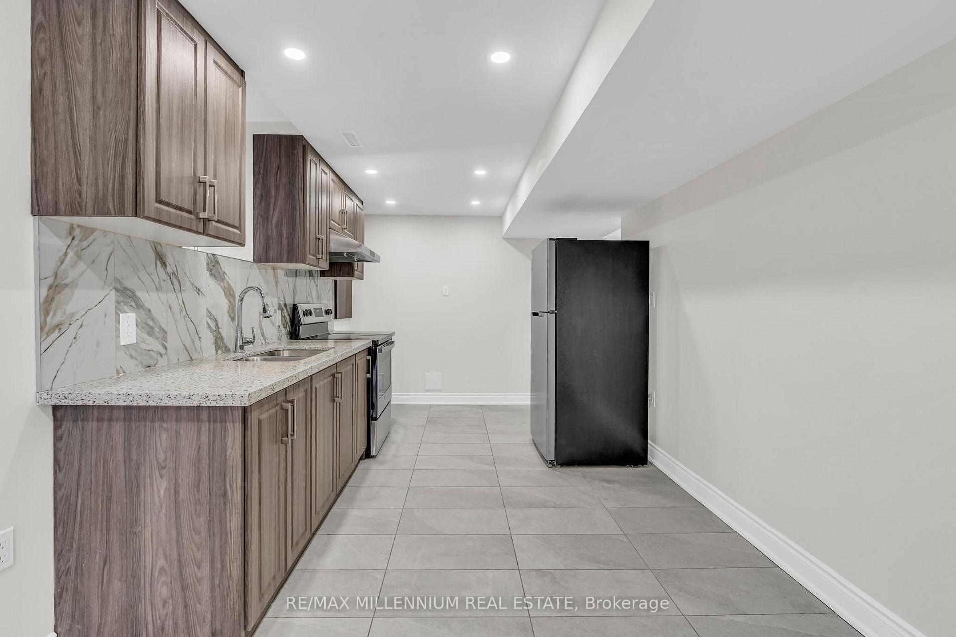 Photo 36 of 64 Allenhead Crescent NE, Brampton, Heart Lake East — HOMEH