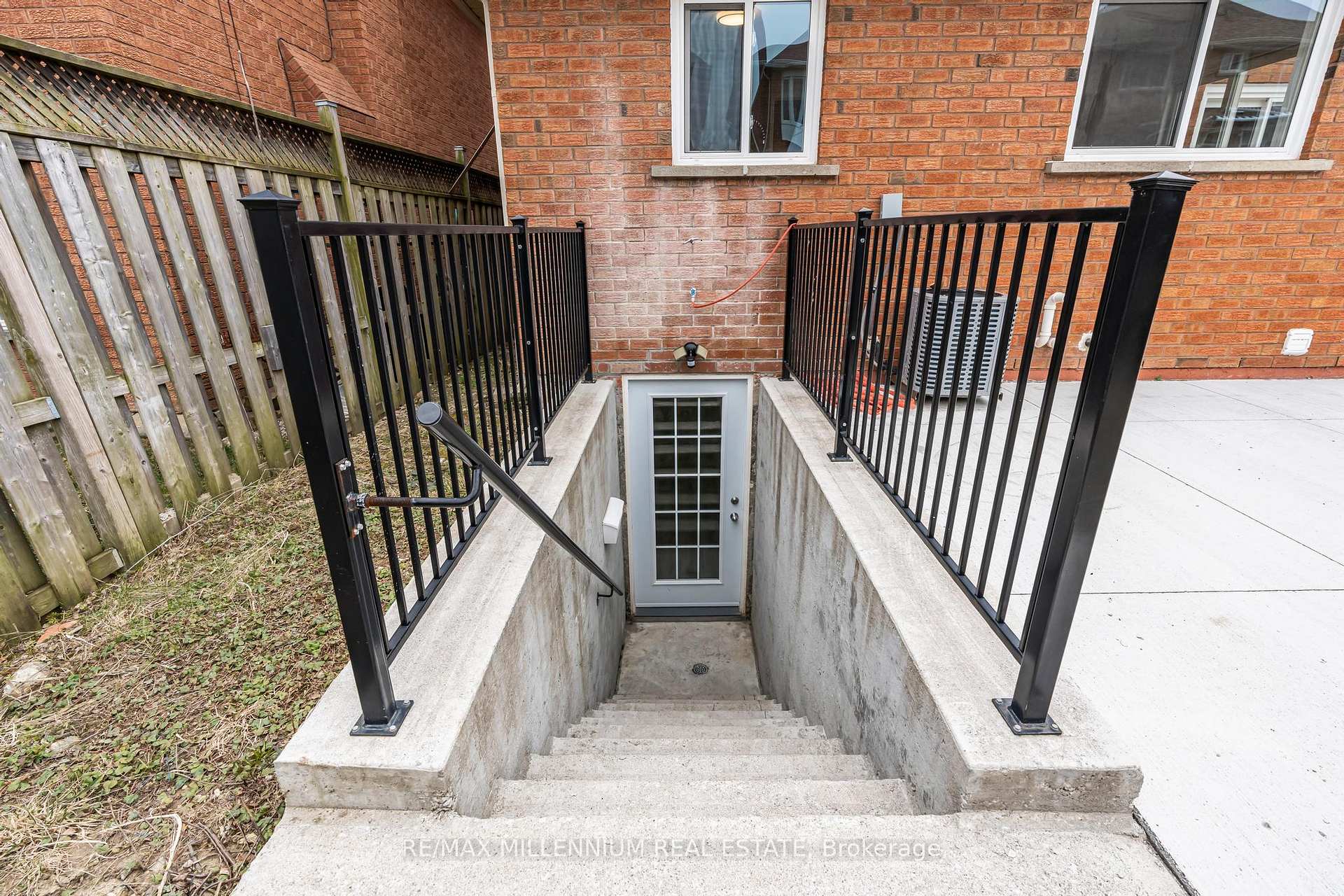 Photo 46 of 64 Allenhead Crescent NE, Brampton, Heart Lake East — HOMEH