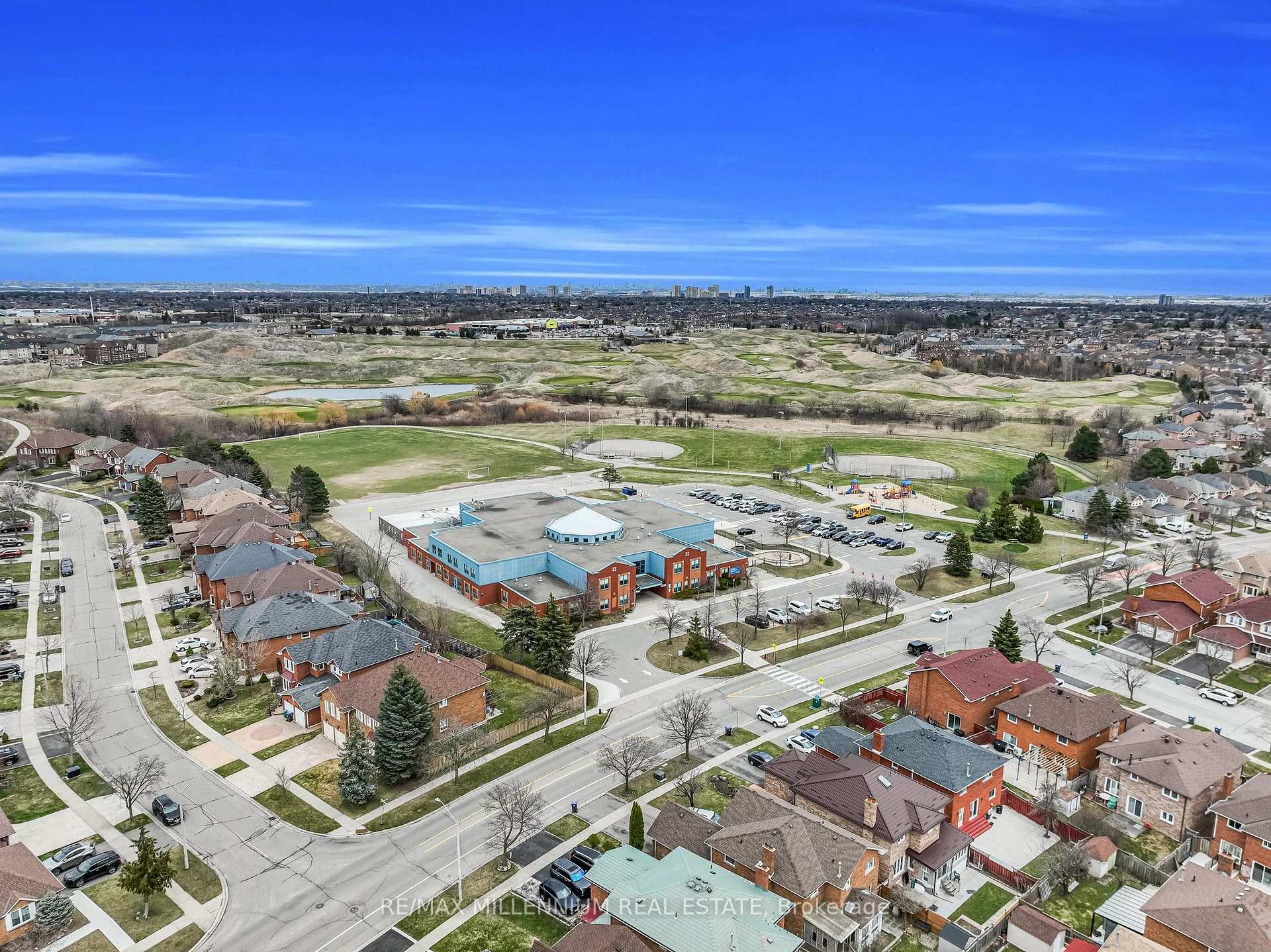 Photo 50 of 64 Allenhead Crescent NE, Brampton, Heart Lake East — HOMEH