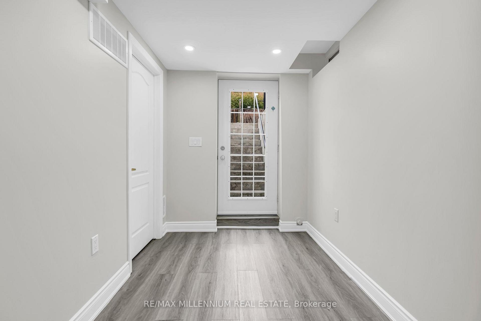 Photo 55 of 64 Allenhead Crescent NE, Brampton, Heart Lake East — HOMEH