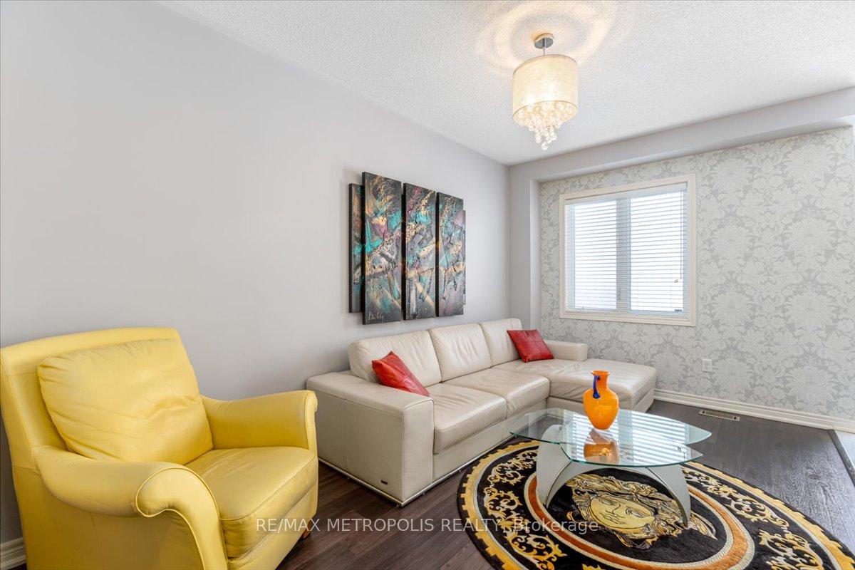Photo 6 of 101 Lesabre Crescent, Brampton, Bram East — HOMEH
