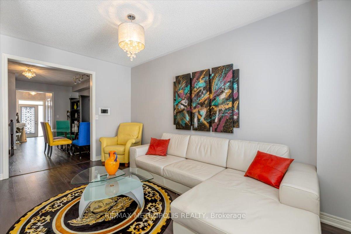 Photo 7 of 101 Lesabre Crescent, Brampton, Bram East — HOMEH