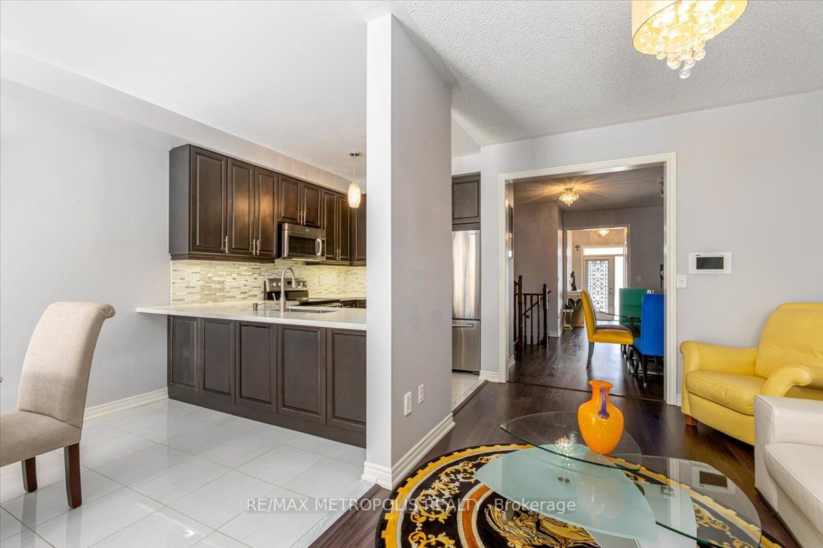 Photo 8 of 101 Lesabre Crescent, Brampton, Bram East — HOMEH