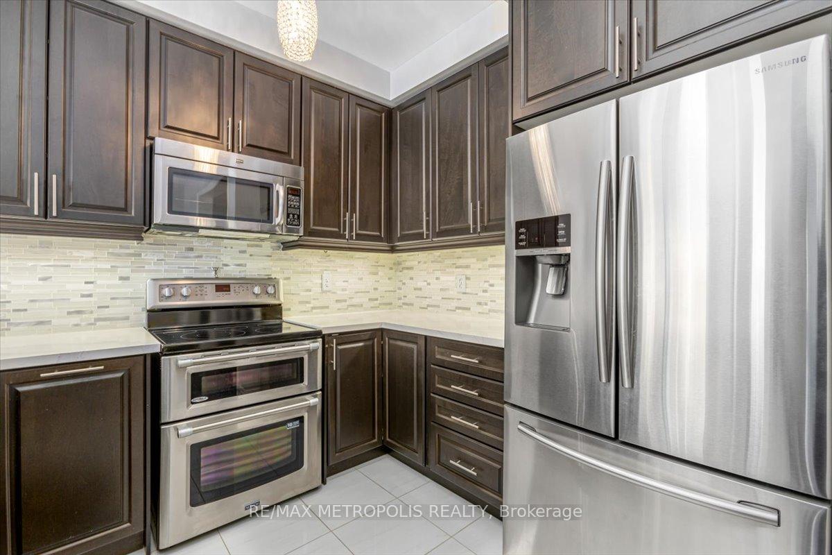 Photo 11 of 101 Lesabre Crescent, Brampton, Bram East — HOMEH