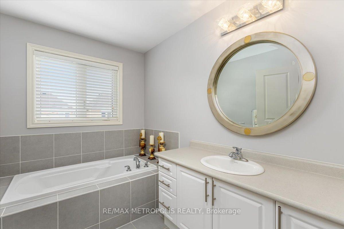 Photo 18 of 101 Lesabre Crescent, Brampton, Bram East — HOMEH