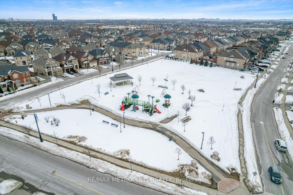 Photo 35 of 101 Lesabre Crescent, Brampton, Bram East — HOMEH