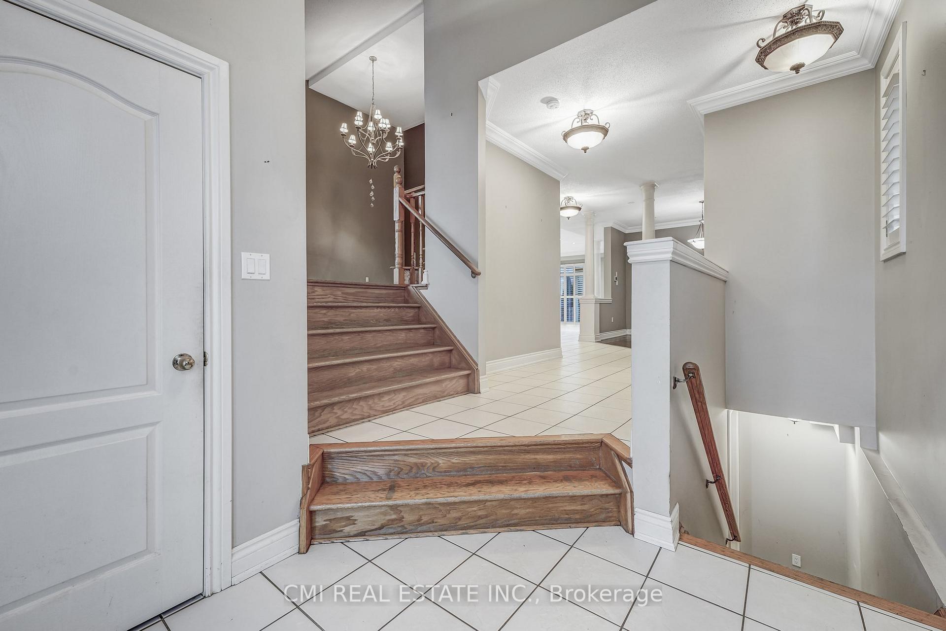 Photo 7 of 54 Rockstep Court, Brampton, Sandringham-Wellington — HOMEH