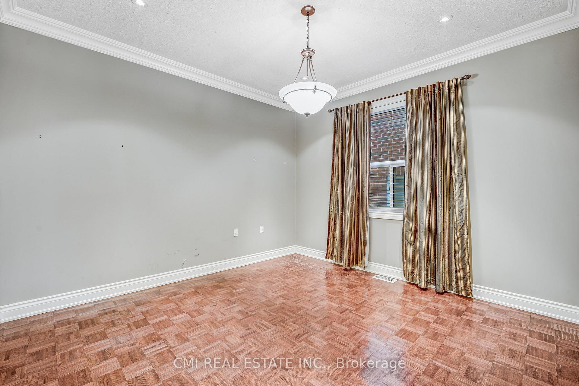 Photo 11 of 54 Rockstep Court, Brampton, Sandringham-Wellington — HOMEH