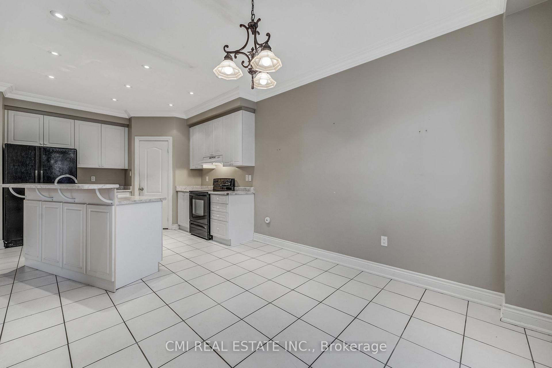 Photo 13 of 54 Rockstep Court, Brampton, Sandringham-Wellington — HOMEH