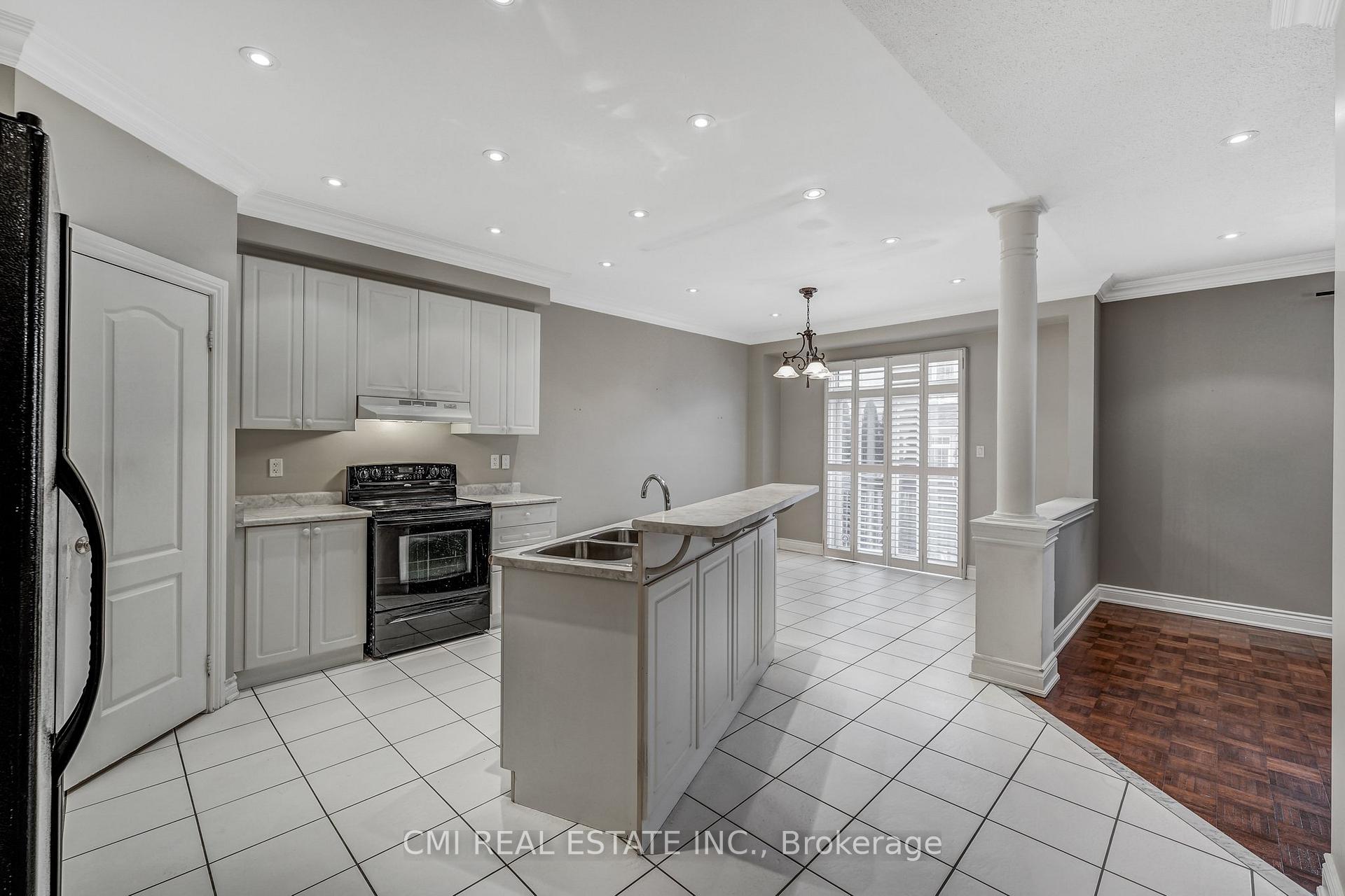 Photo 14 of 54 Rockstep Court, Brampton, Sandringham-Wellington — HOMEH