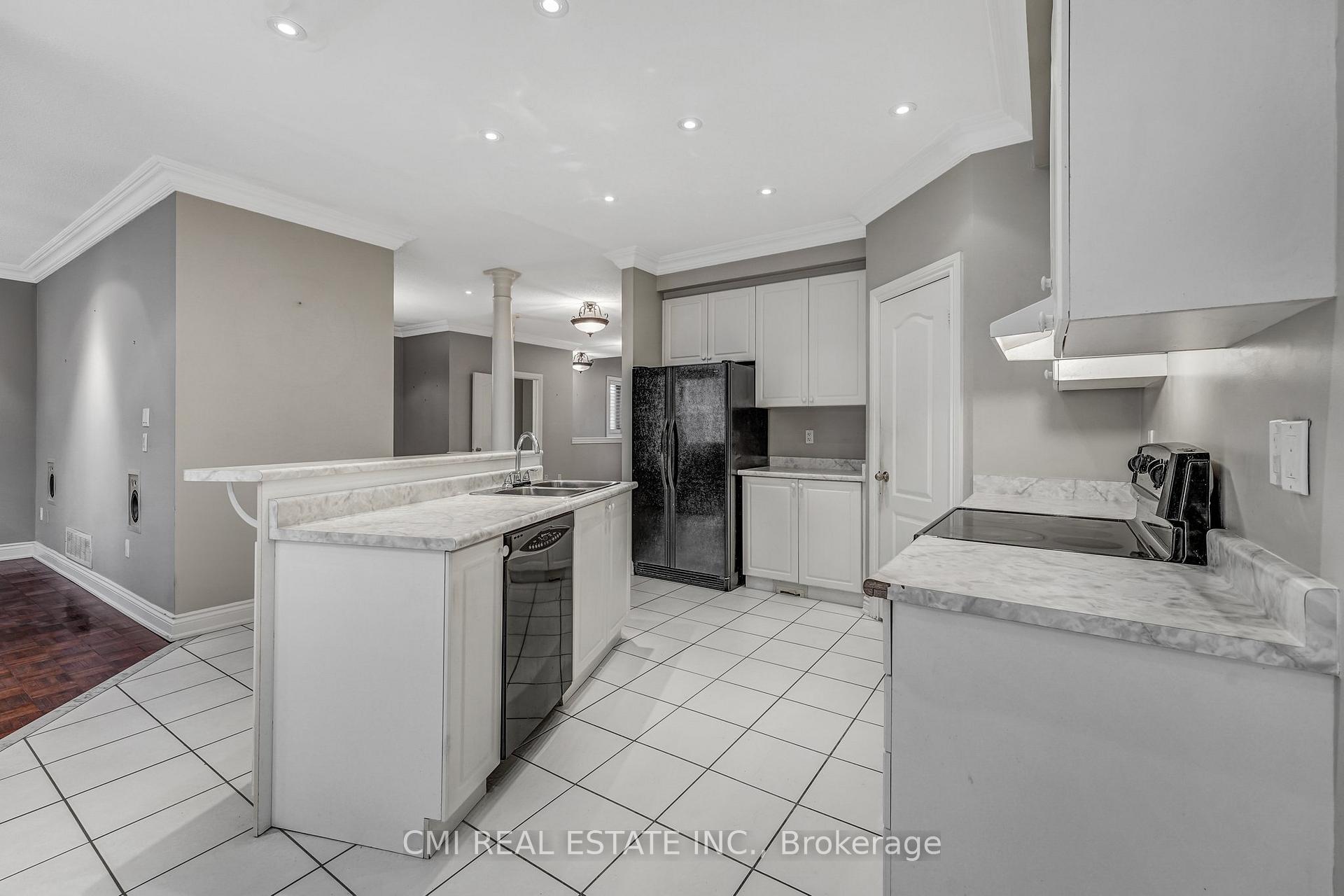 Photo 16 of 54 Rockstep Court, Brampton, Sandringham-Wellington — HOMEH
