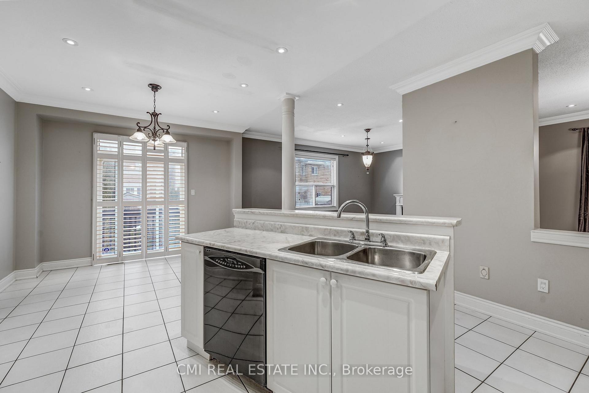Photo 17 of 54 Rockstep Court, Brampton, Sandringham-Wellington — HOMEH