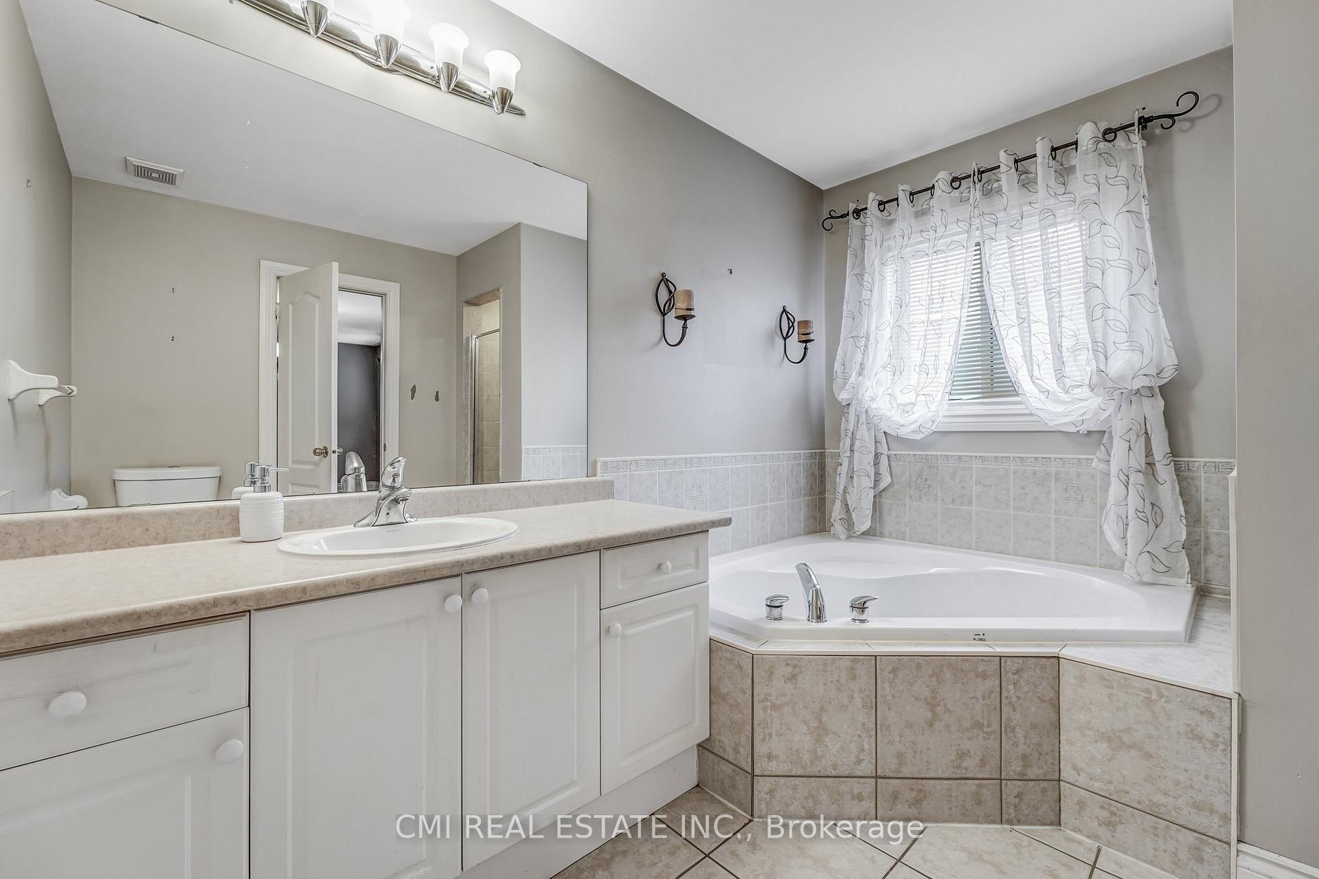 Photo 30 of 54 Rockstep Court, Brampton, Sandringham-Wellington — HOMEH