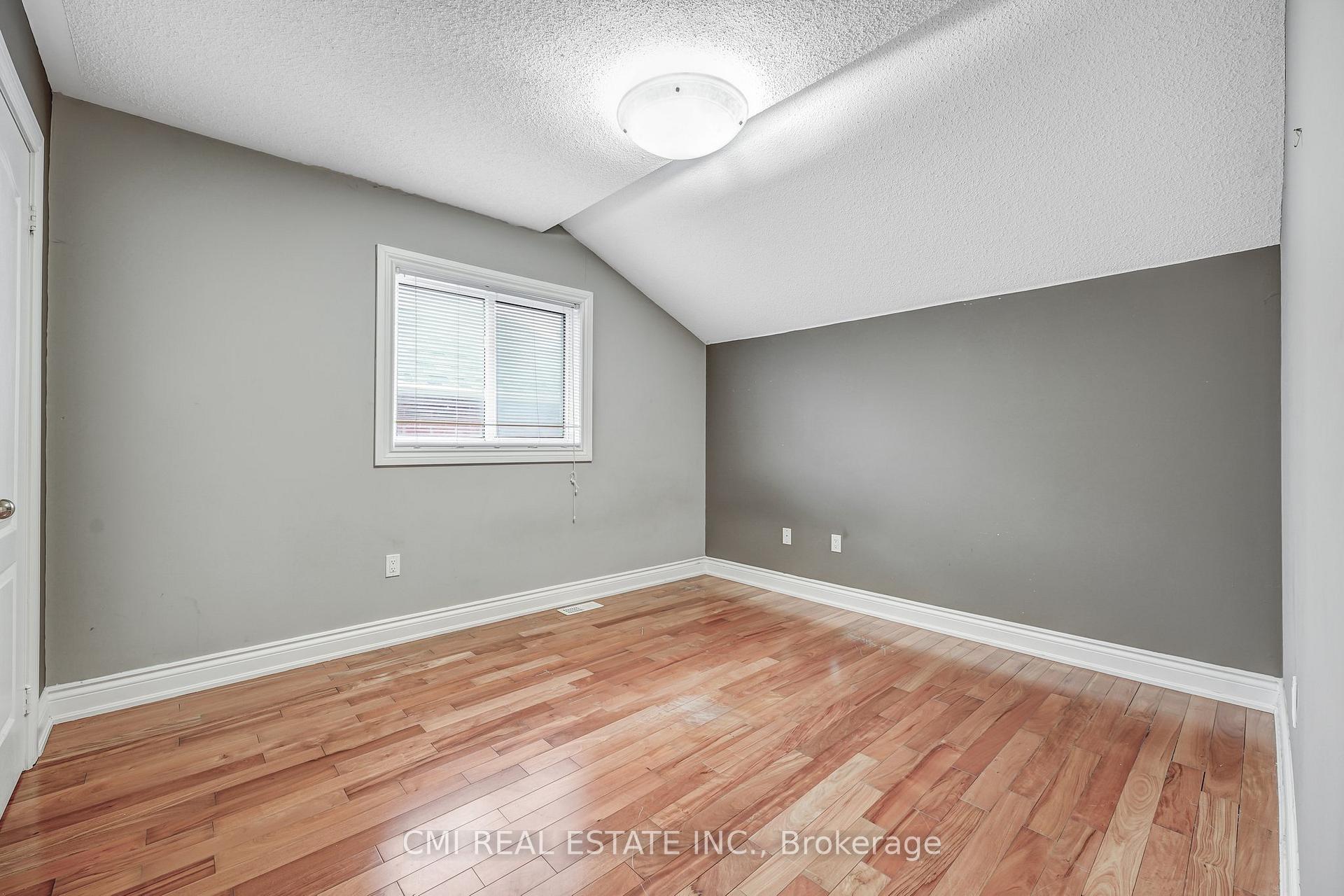Photo 31 of 54 Rockstep Court, Brampton, Sandringham-Wellington — HOMEH