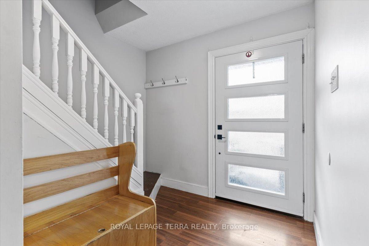 Photo 4 of 276 Royal Salisbury Way, Brampton, Madoc — HOMEH
