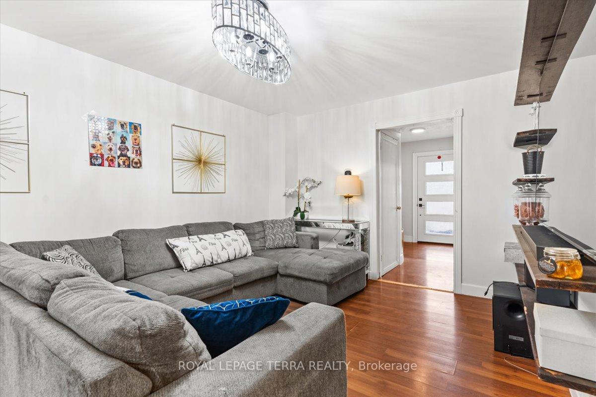 Photo 7 of 276 Royal Salisbury Way, Brampton, Madoc — HOMEH