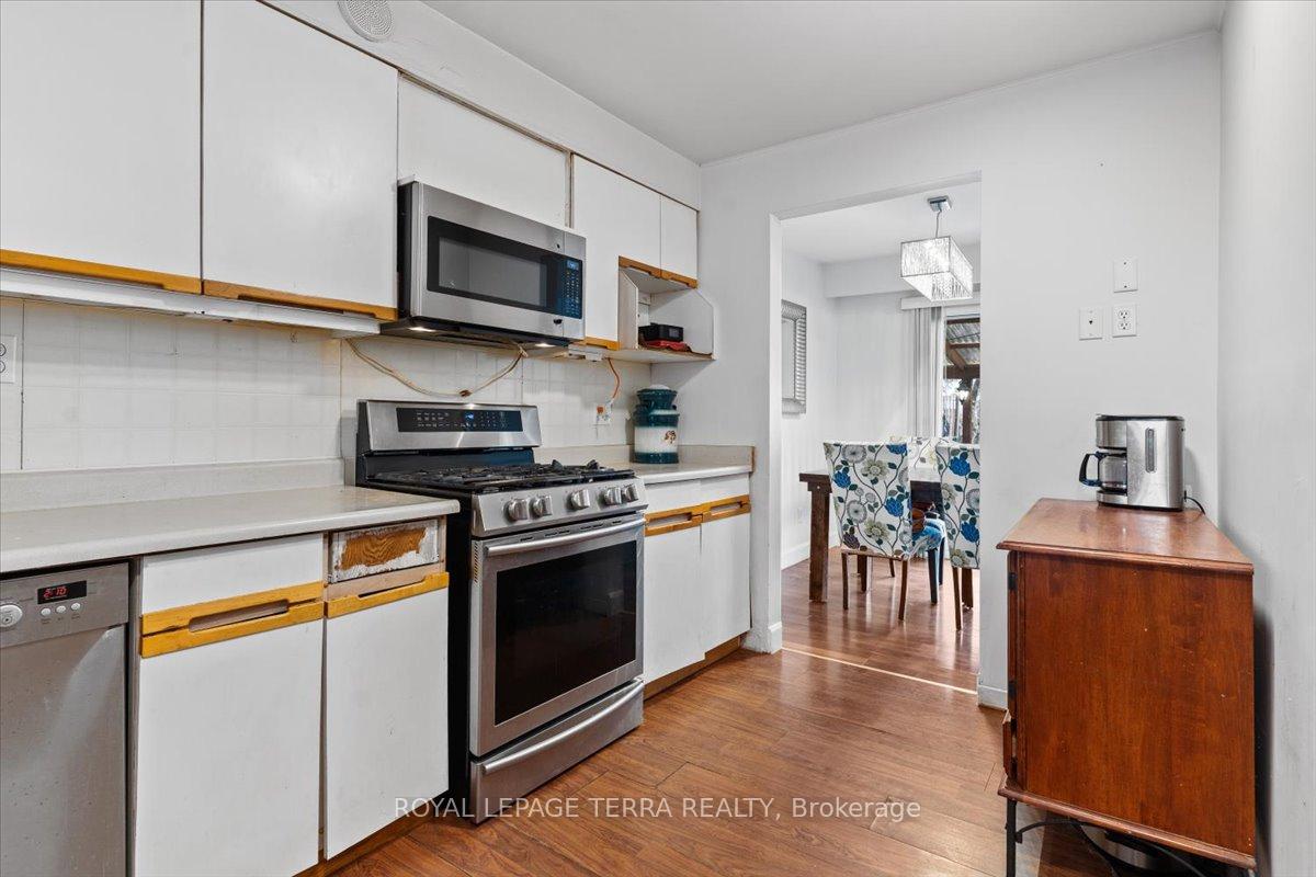 Photo 12 of 276 Royal Salisbury Way, Brampton, Madoc — HOMEH