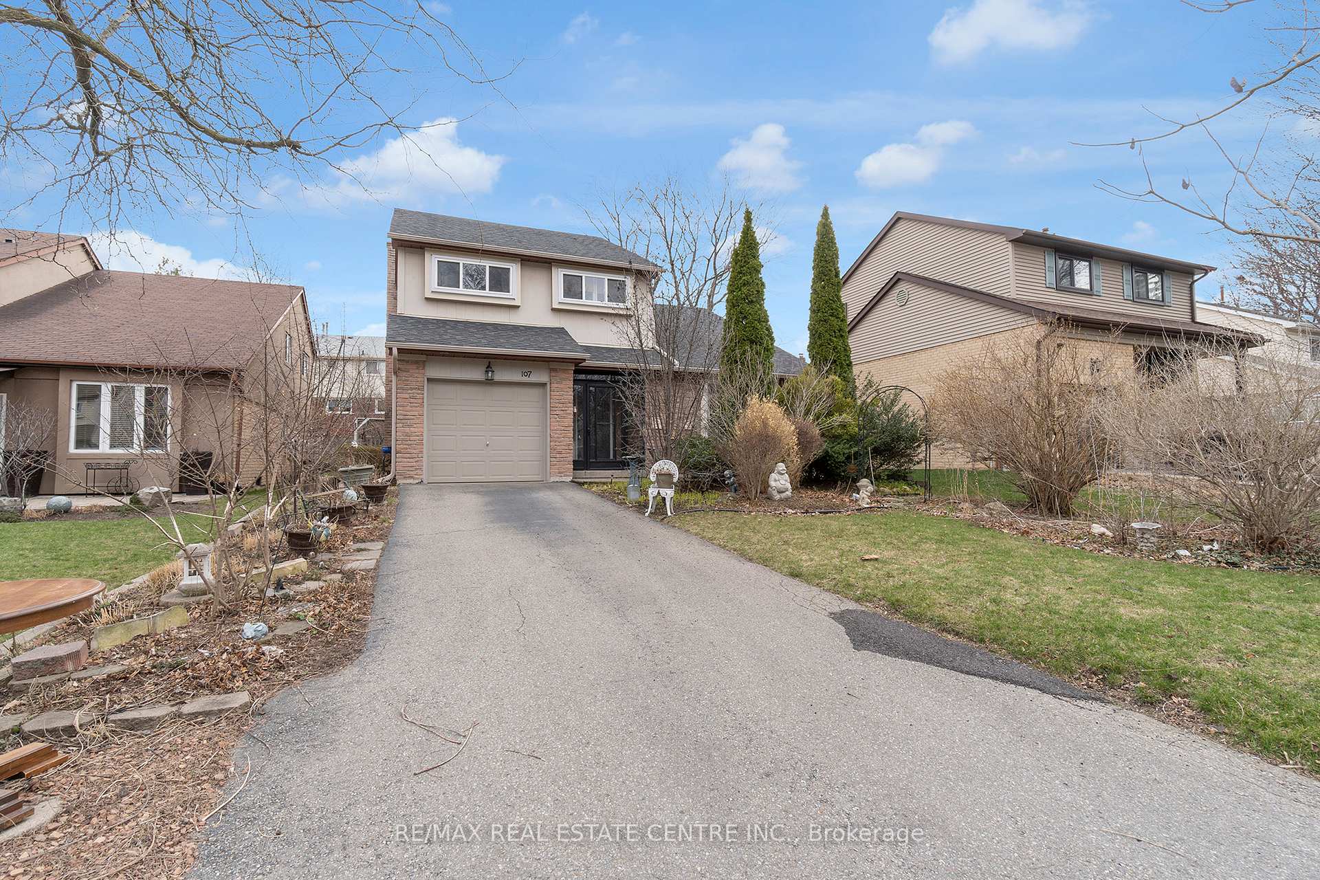 Photo 2 of 107 Royal Palm Drive, Brampton, Heart Lake East — HOMEH